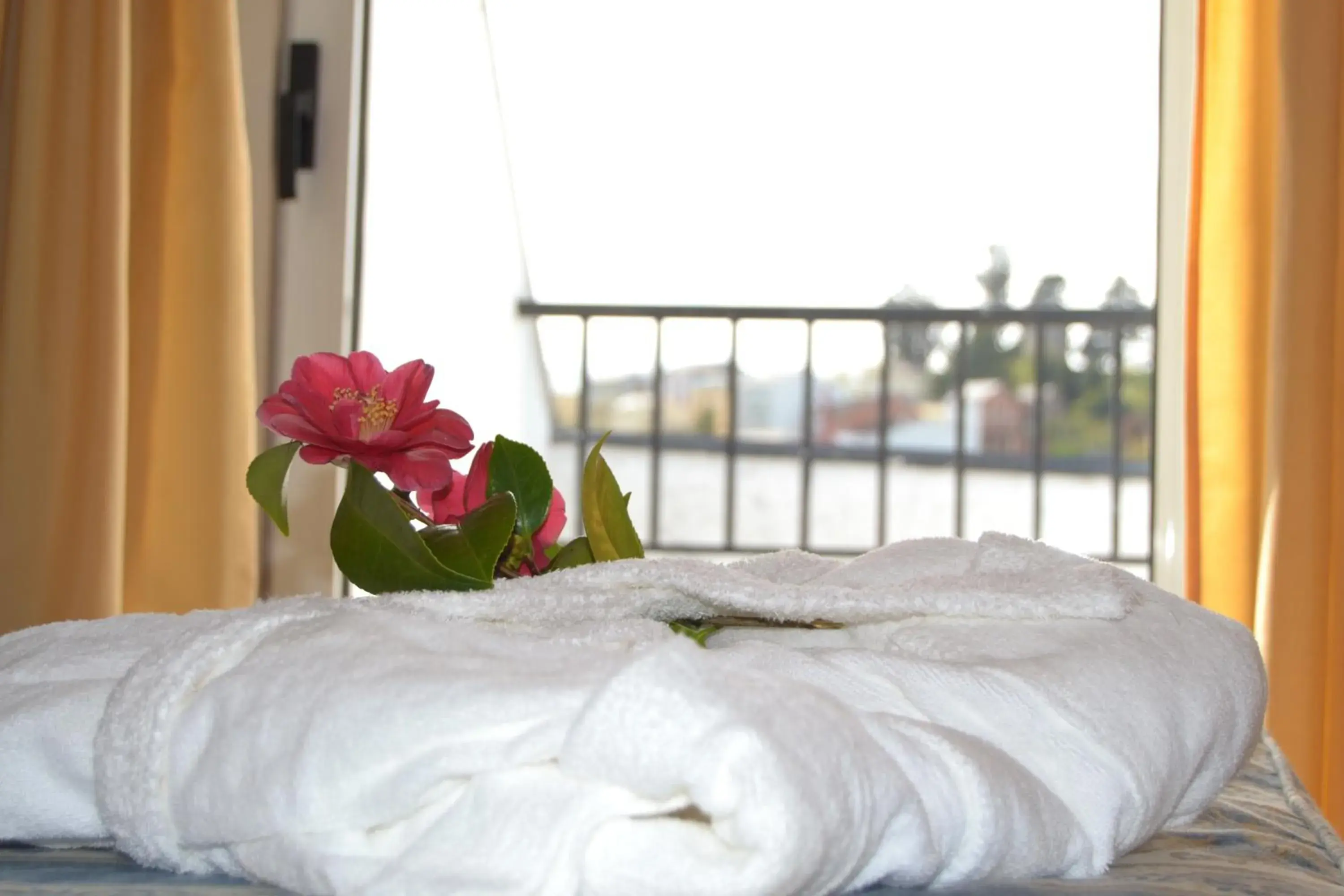 Bathroom, Bed in Duerming Villa De Sarria Hotel