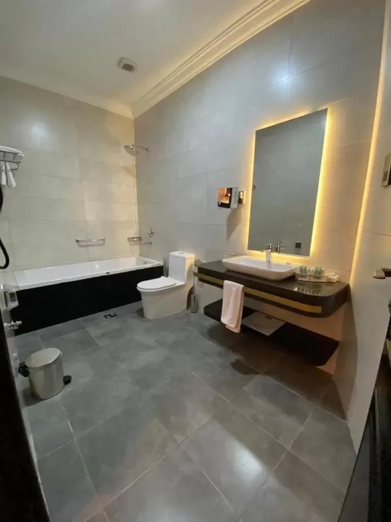 Bathroom in Horizon Manor Hotel