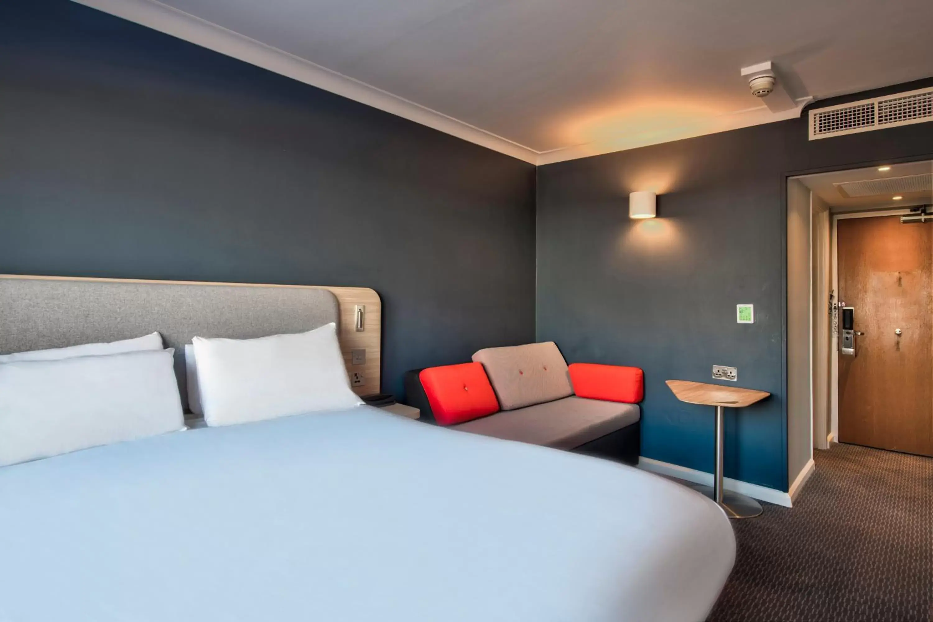 Standard Double Room with Sofa Bed and Free Hot Breakfast in Holiday Inn Express Edinburgh City West by IHG Standard Double Room with Sofa Bed and Free Hot Breakfast in Holiday Inn Express Edinburgh City West by IHG