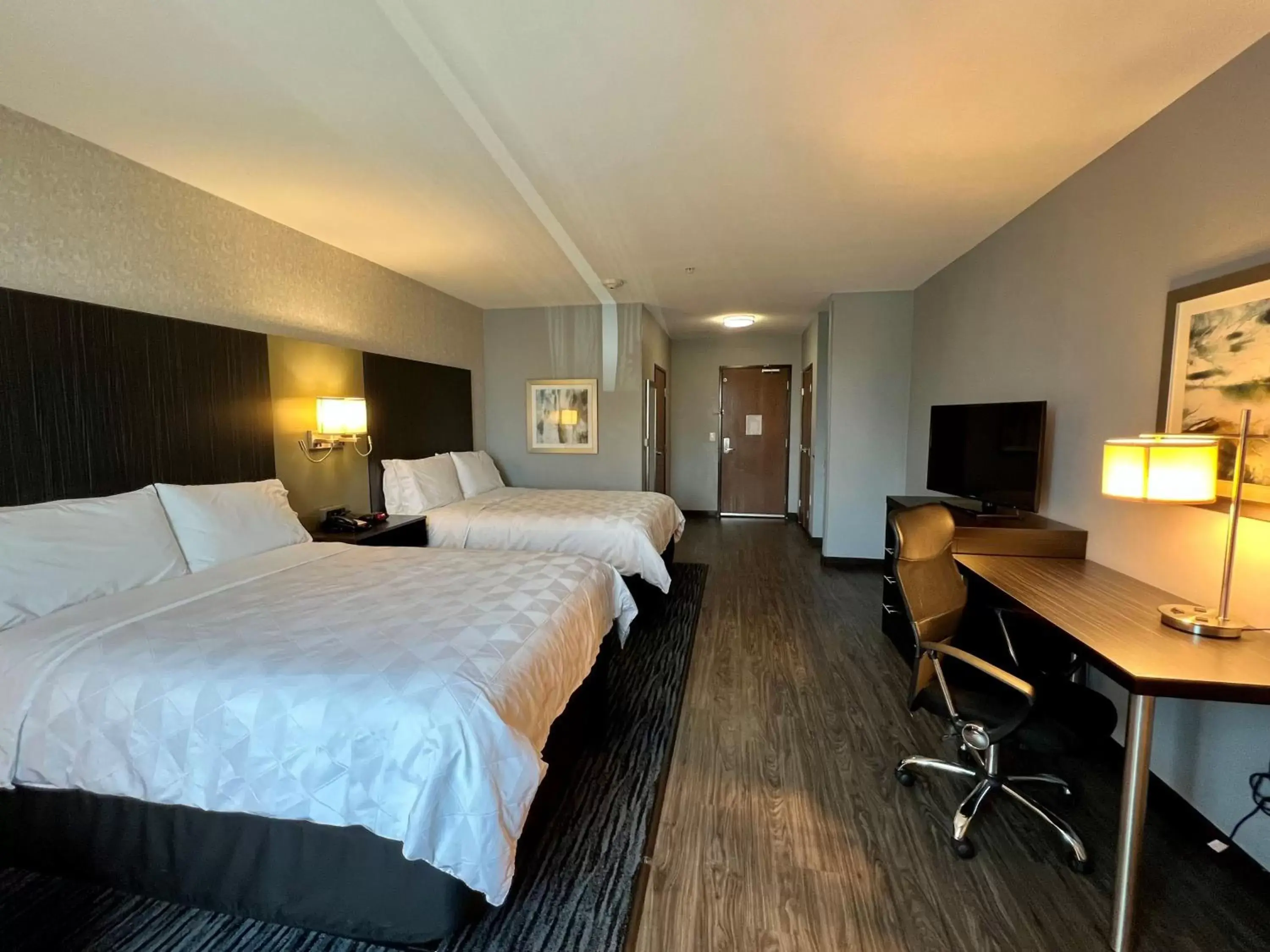 Queen Room with Two Queen Beds - Disability Access in Holiday Inn Carlsbad/San Diego, an IHG Hotel