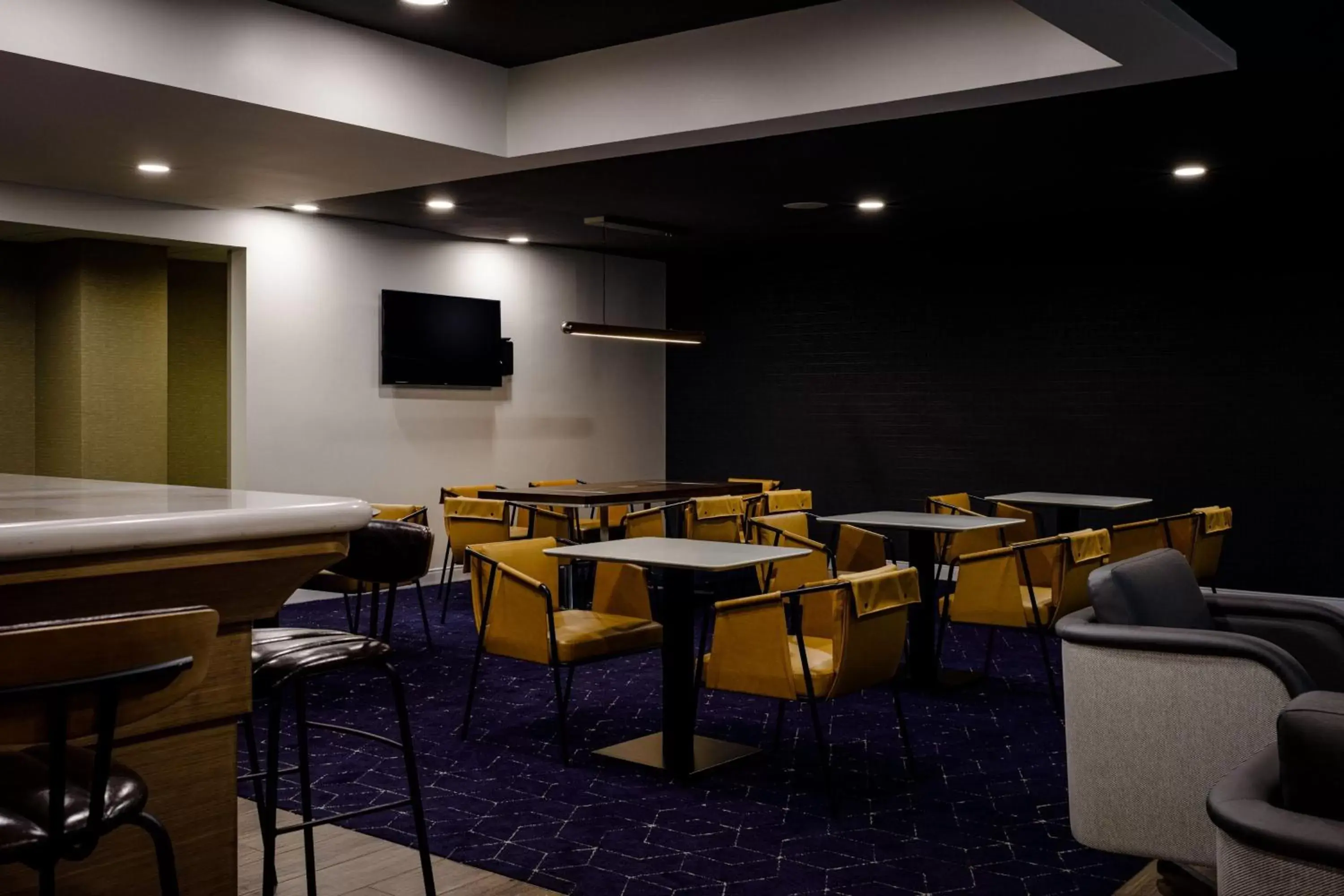 Restaurant/Places to Eat in Courtyard by Marriott Springfield