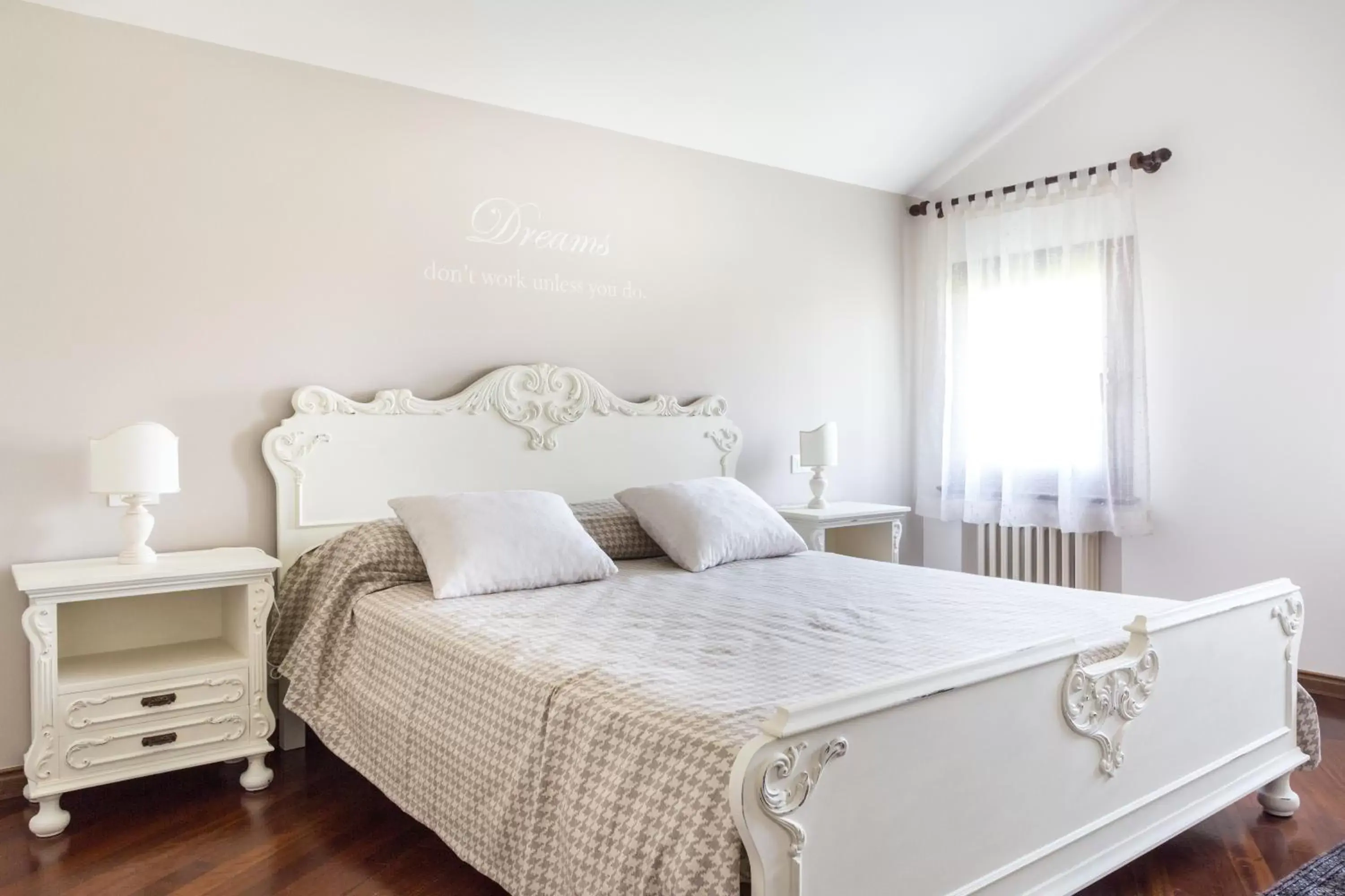 Day, Bed in La Dimora di Lara B&B