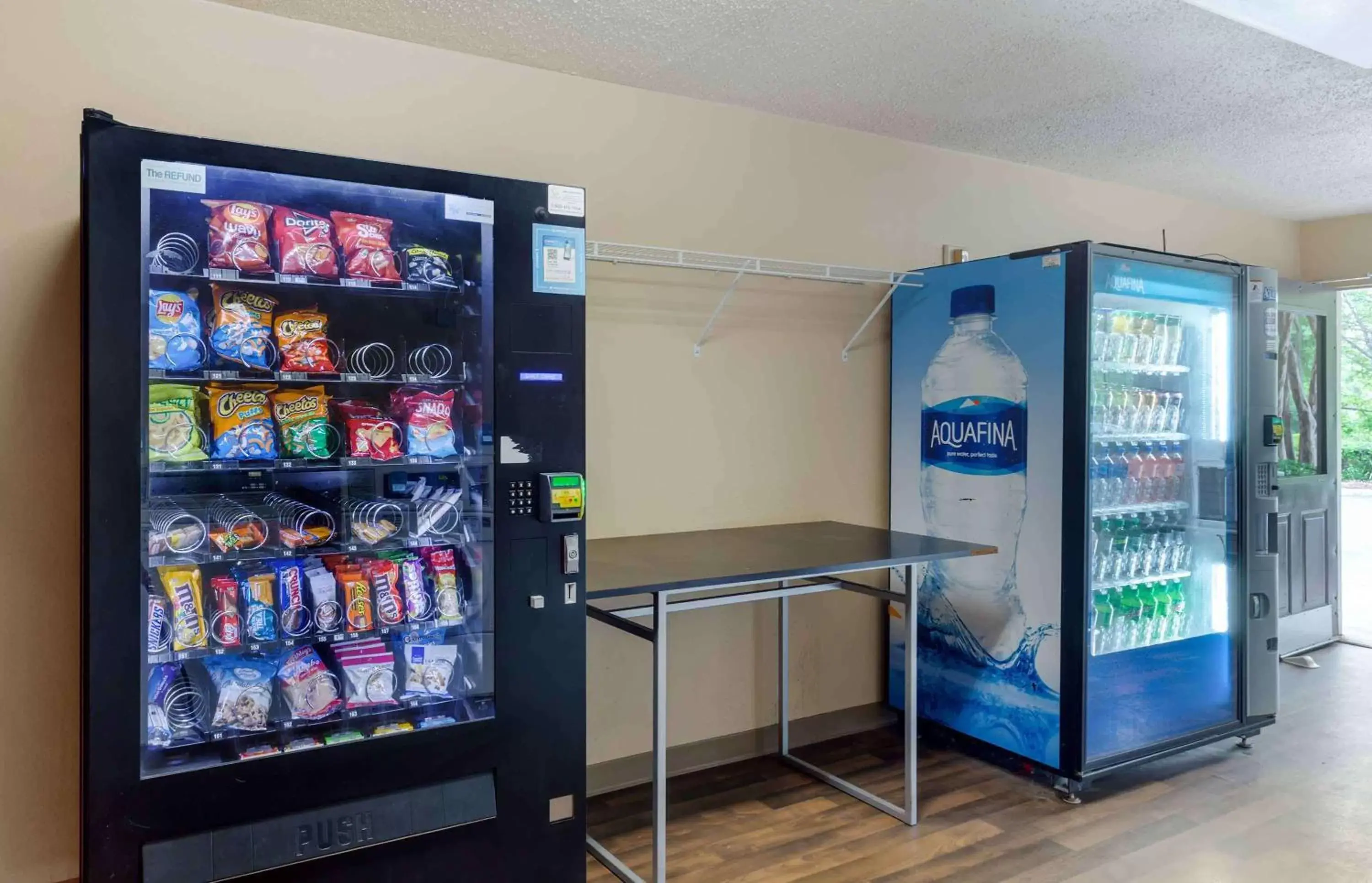 Property building in Extended Stay America Select Suites - Raleigh - RDU Airport Property building in Extended Stay America Select Suites - Raleigh - RDU Airport