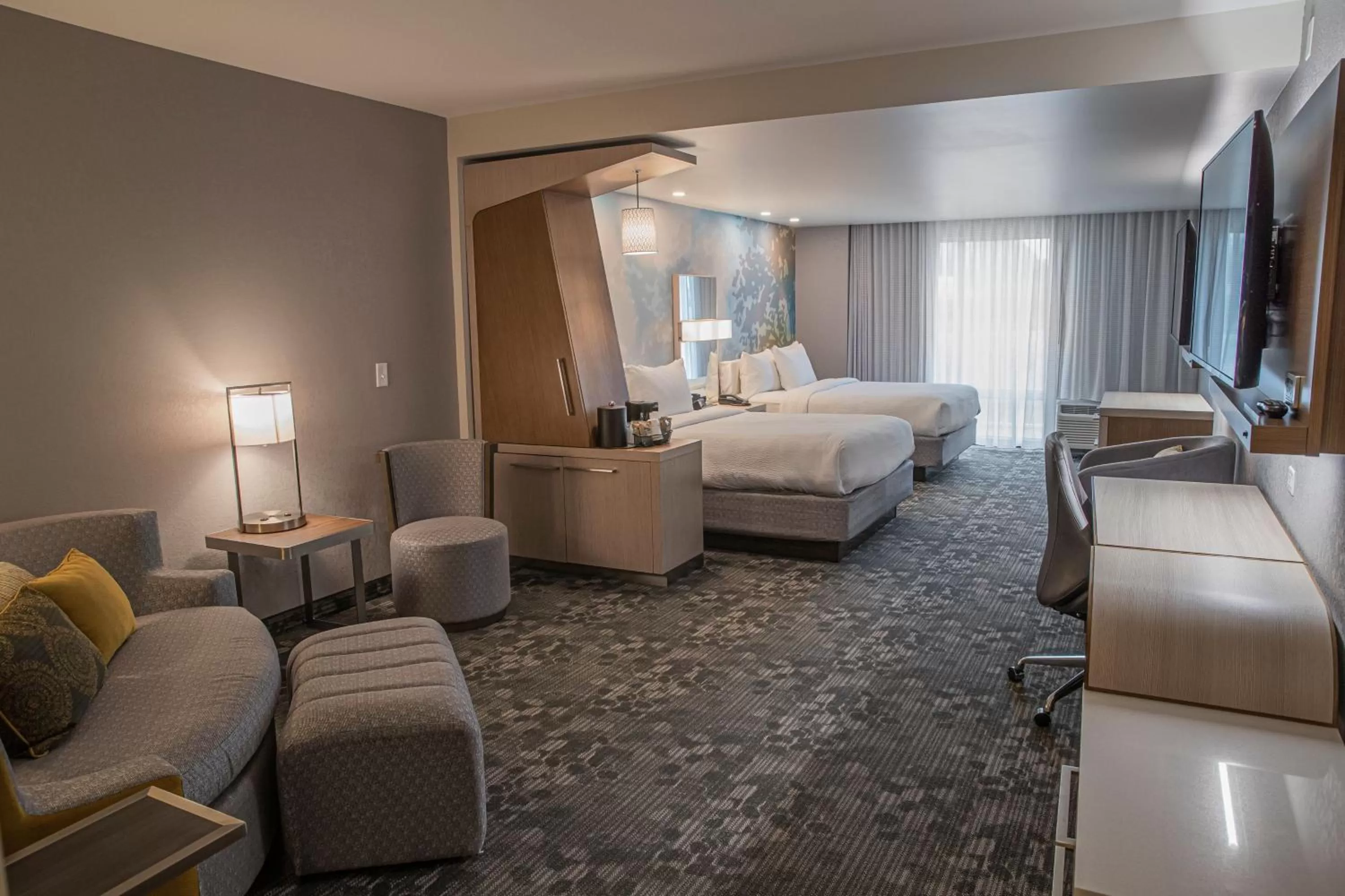 Photo of the whole room, Bed in Courtyard by Marriott Greenville Mauldin