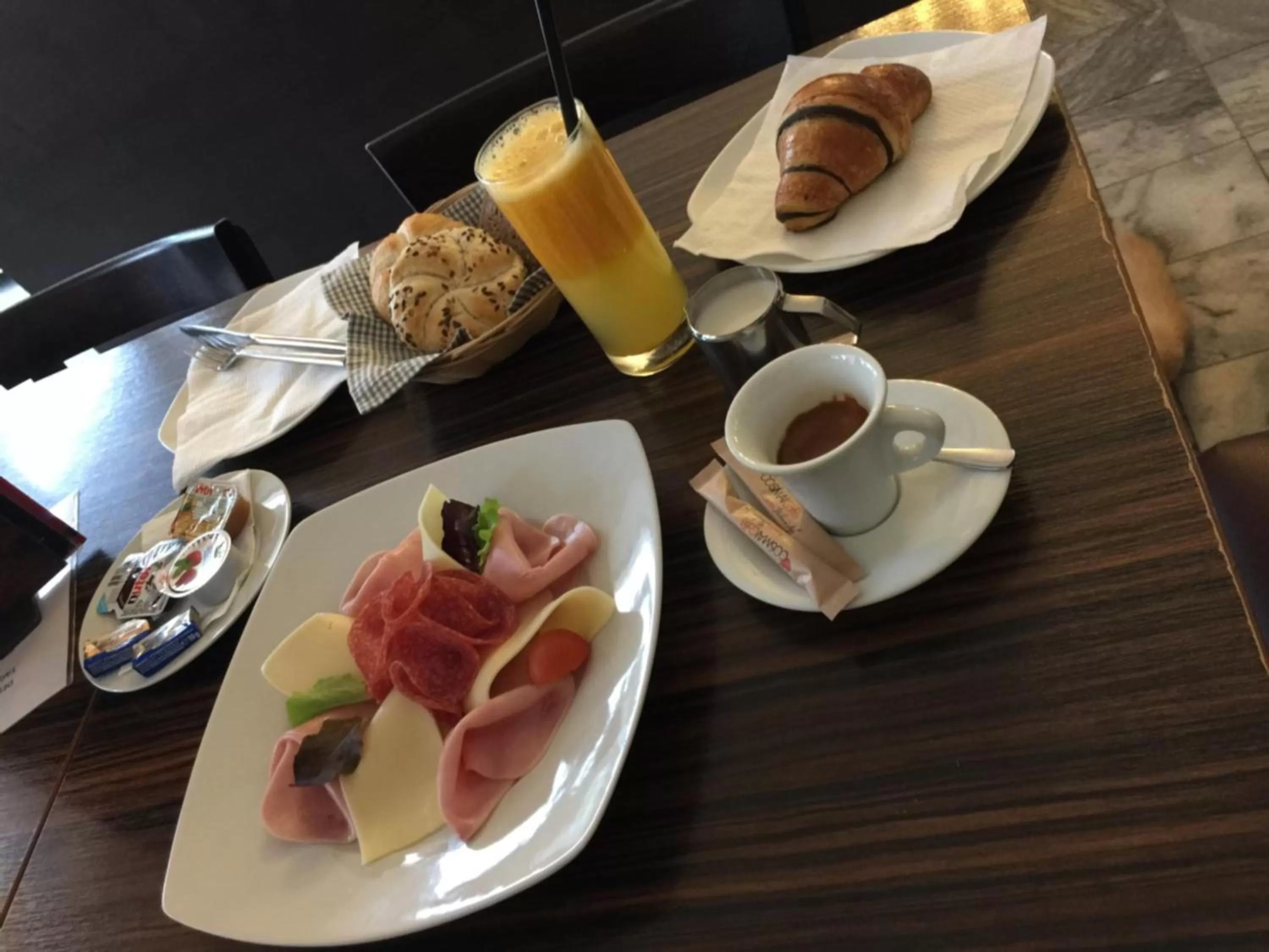 Breakfast in Apartma La Provence