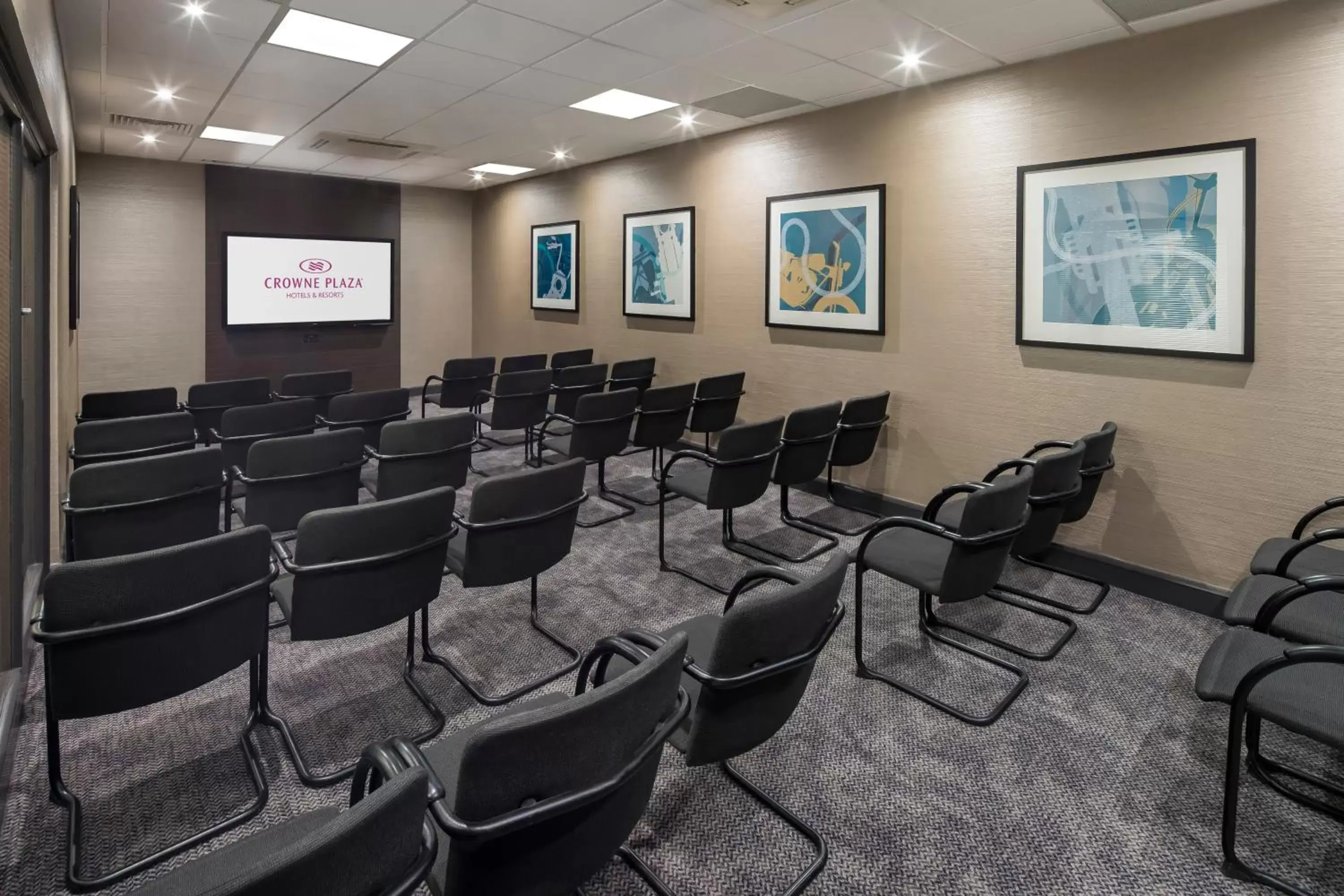 Meeting/conference room in Crowne Plaza Solihull, an IHG Hotel