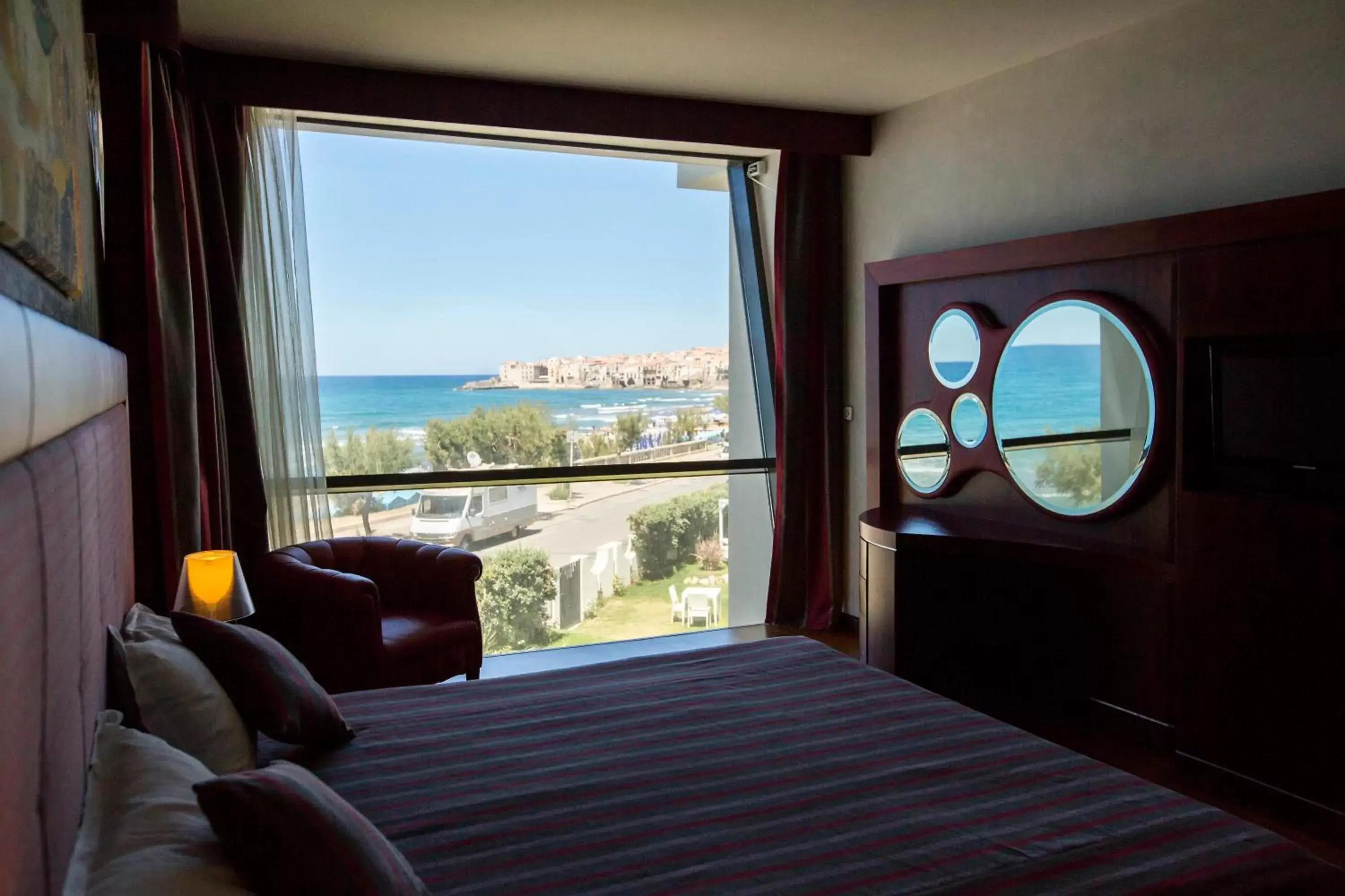 Bed in Cefalù Sea Palace