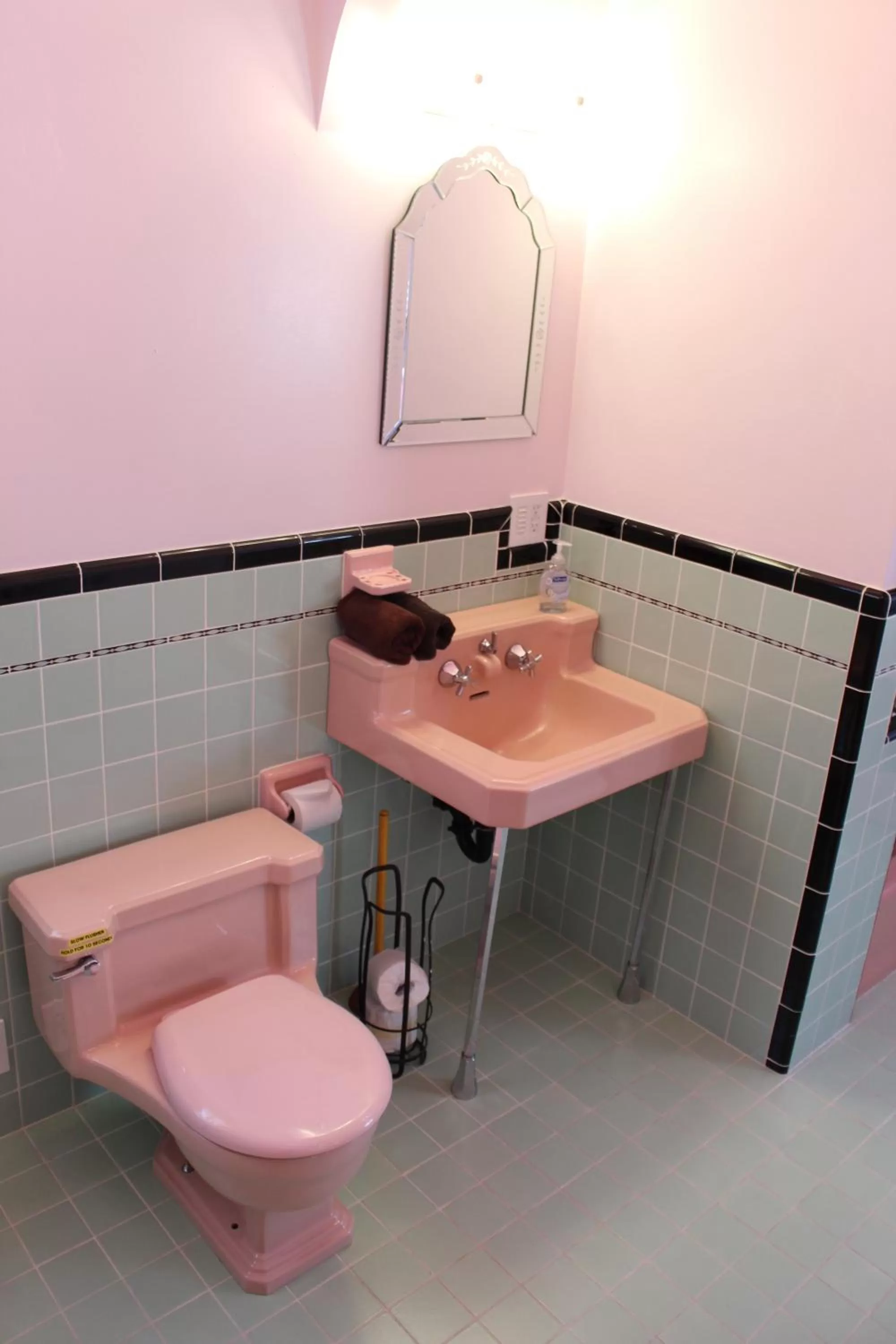 Bathroom in Hicksville Pines Chalets & Motel