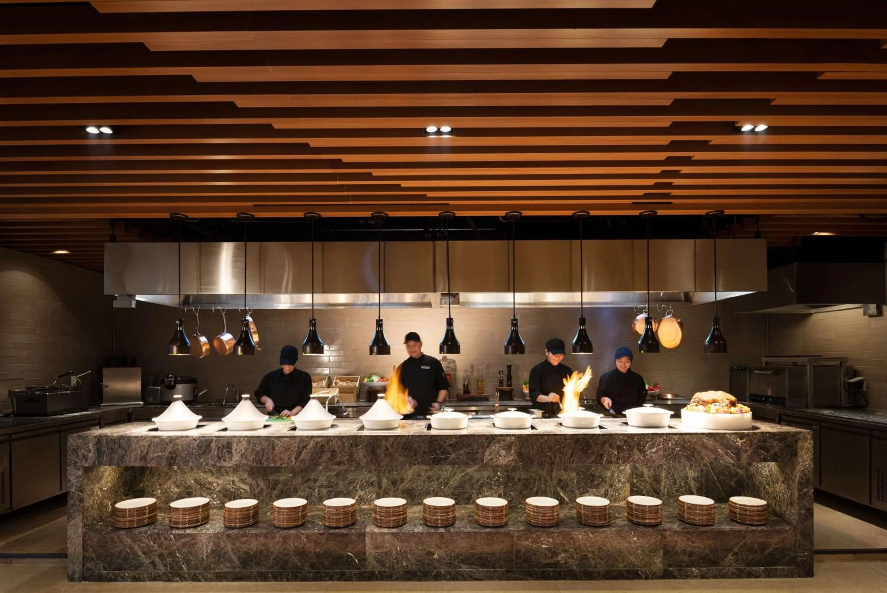 Restaurant/places to eat in Hilton Clark Sun Valley Resort