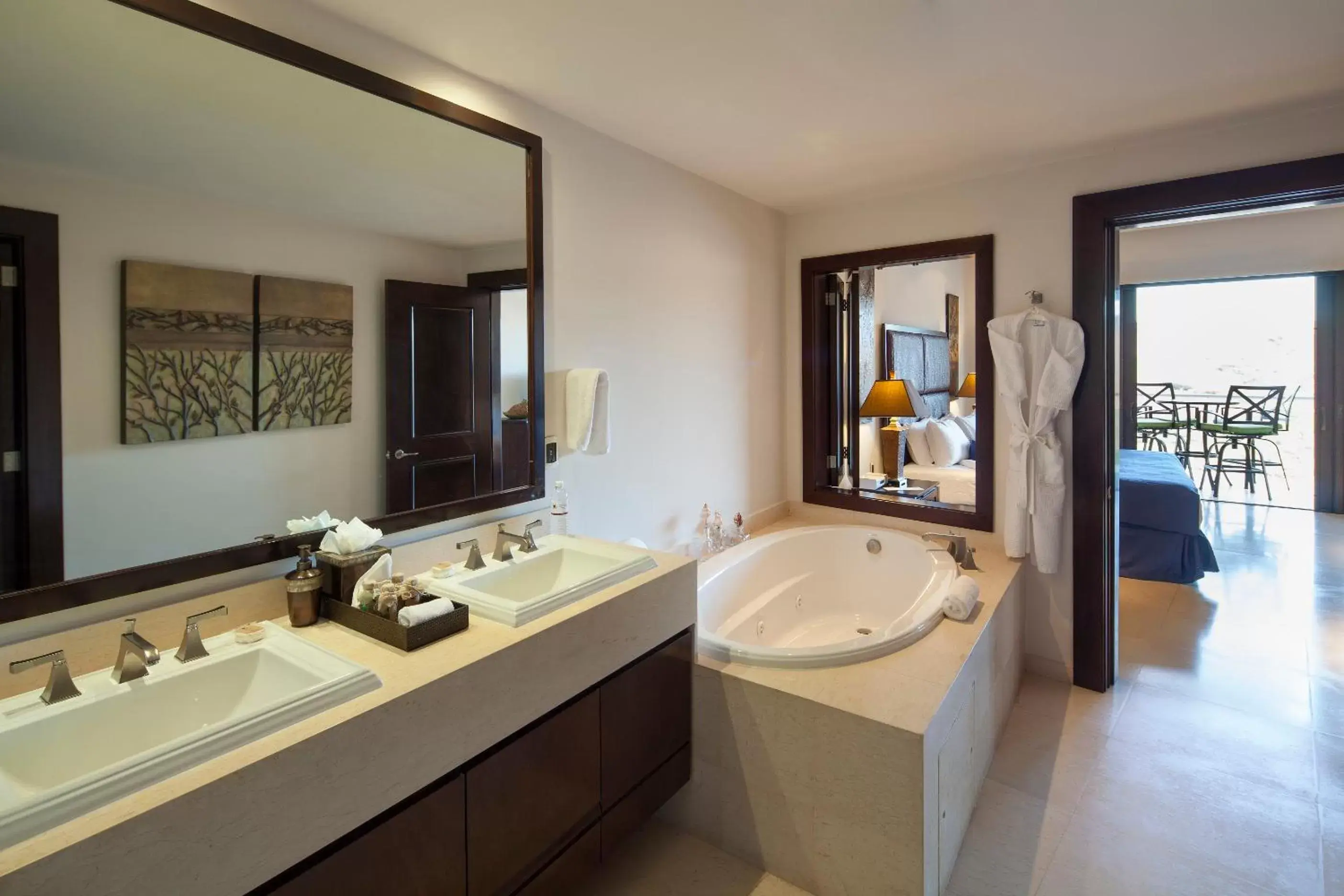 Hot Tub, Bathroom in Puerta Cortes Residences
