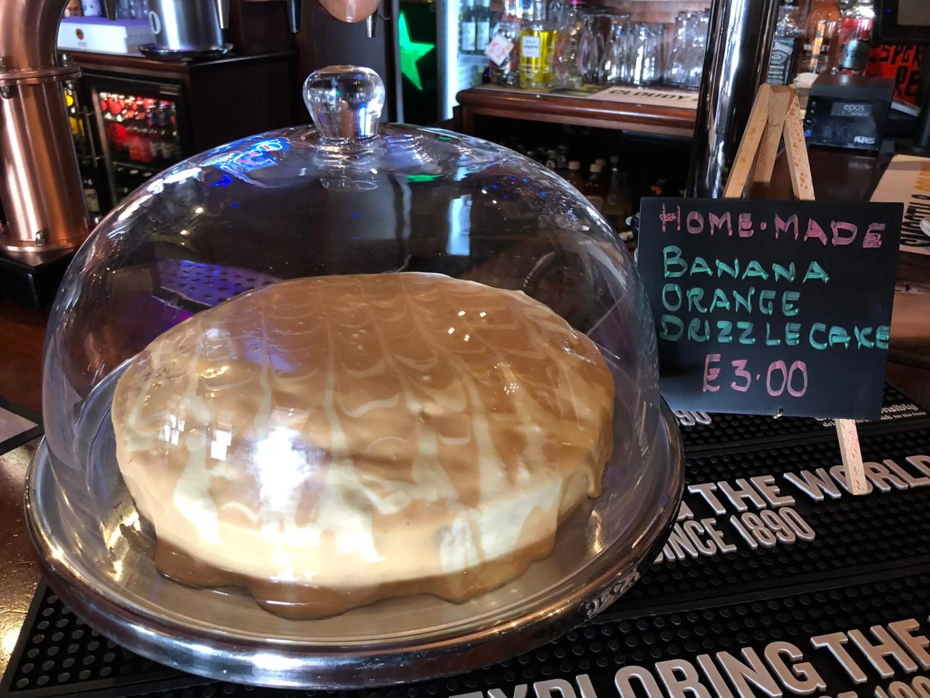 Food and drinks in Smiths Hotel