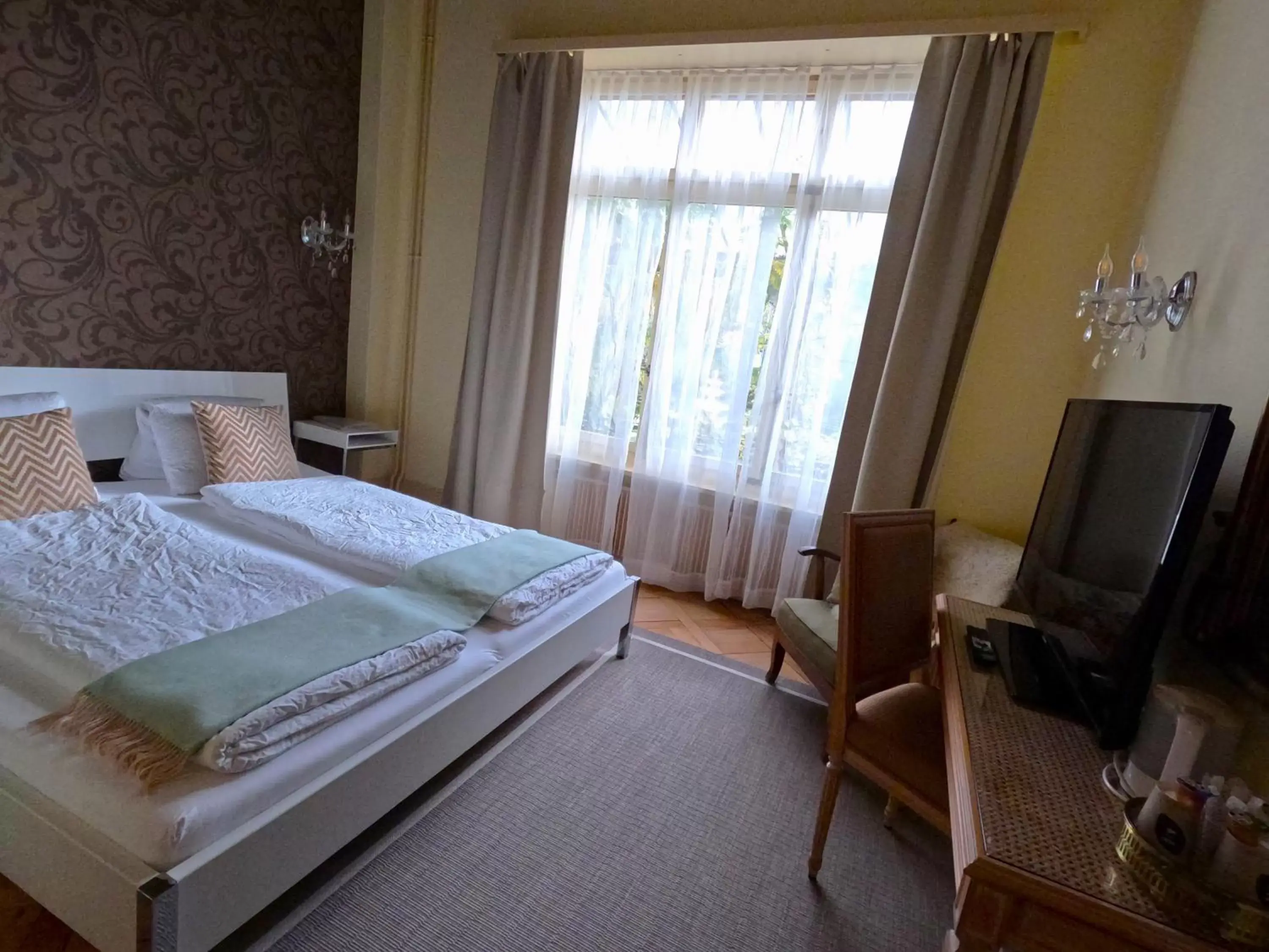 Double Room with Garden View in Alpenrose Hotel and Gardens Double Room with Garden View in Alpenrose Hotel and Gardens