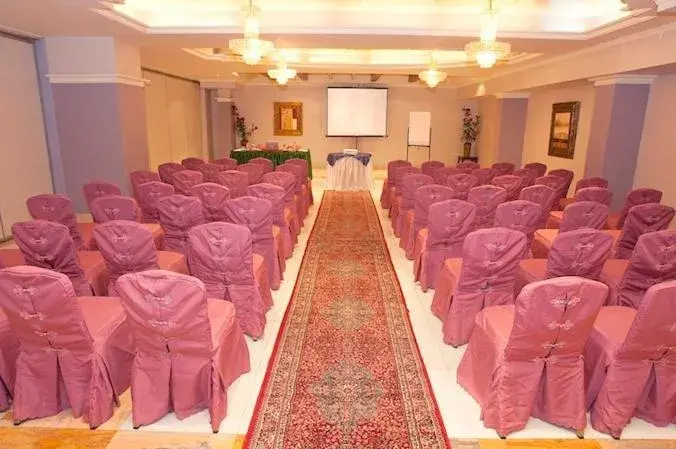 Business facilities, Banquet Facilities in Safeer Plaza Hotel
