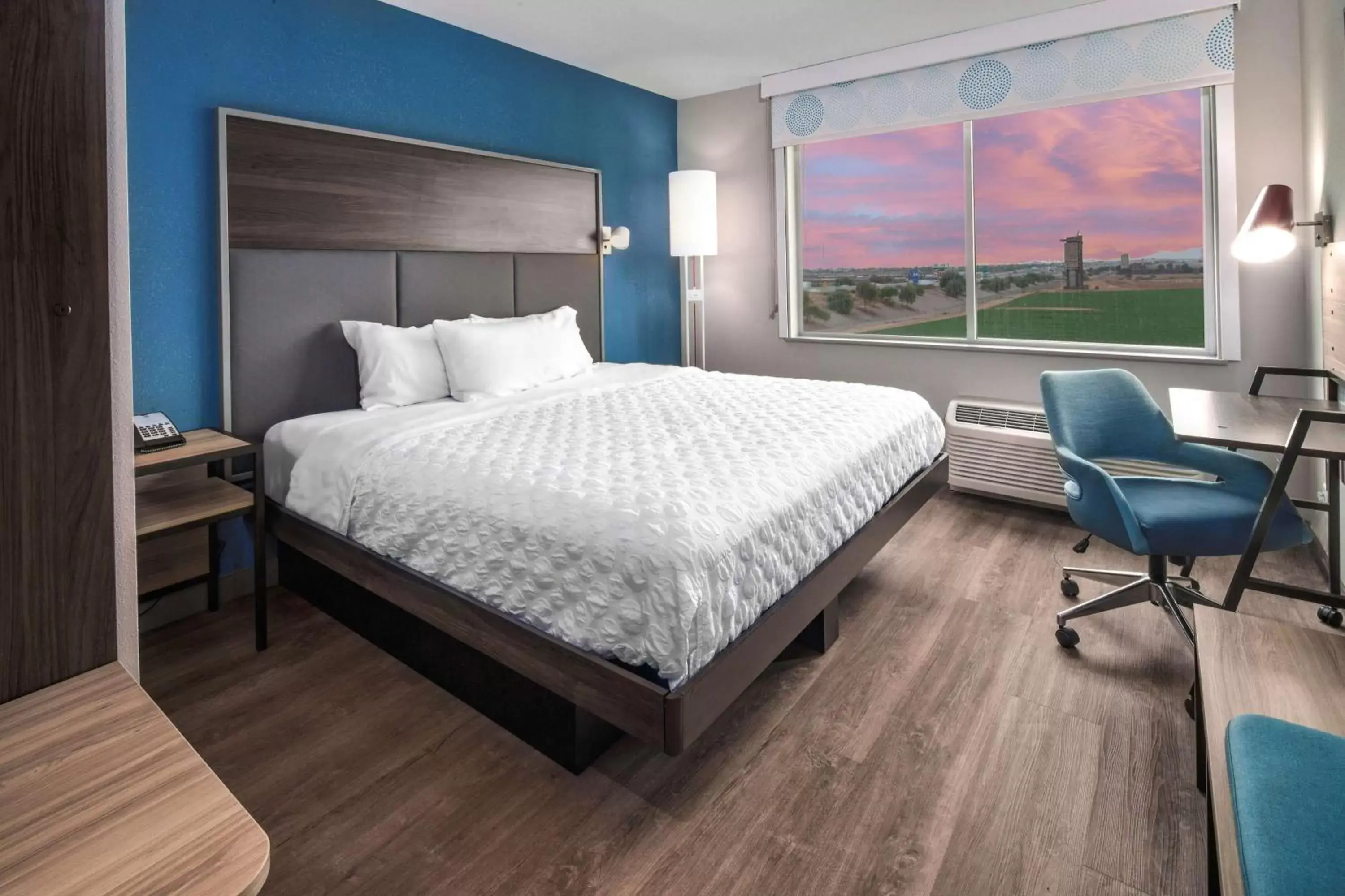 Bed in Tru By Hilton Goodyear Phoenix West, Az
