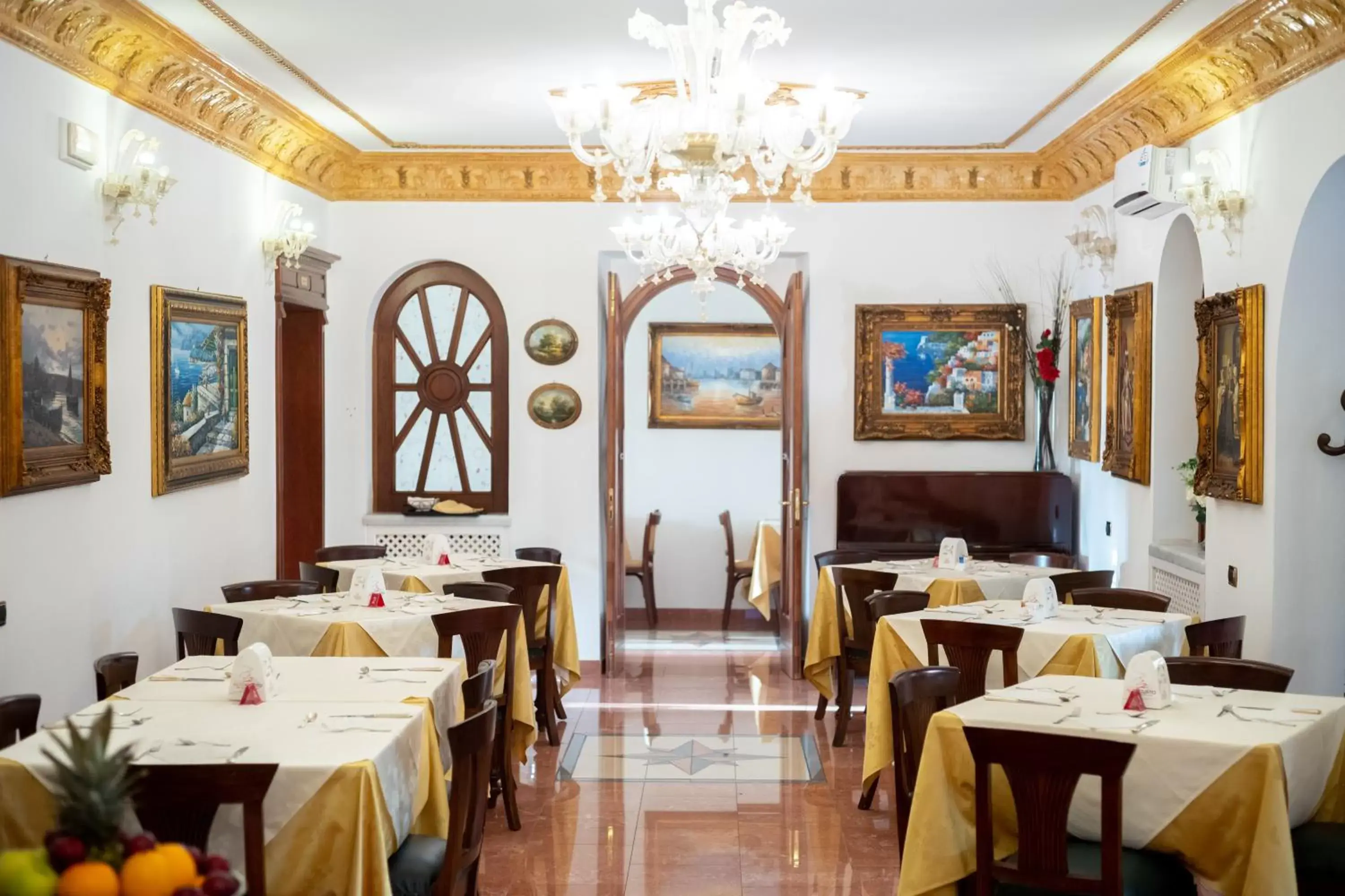 Restaurant/Places to Eat in Euro Hotel Iglesias