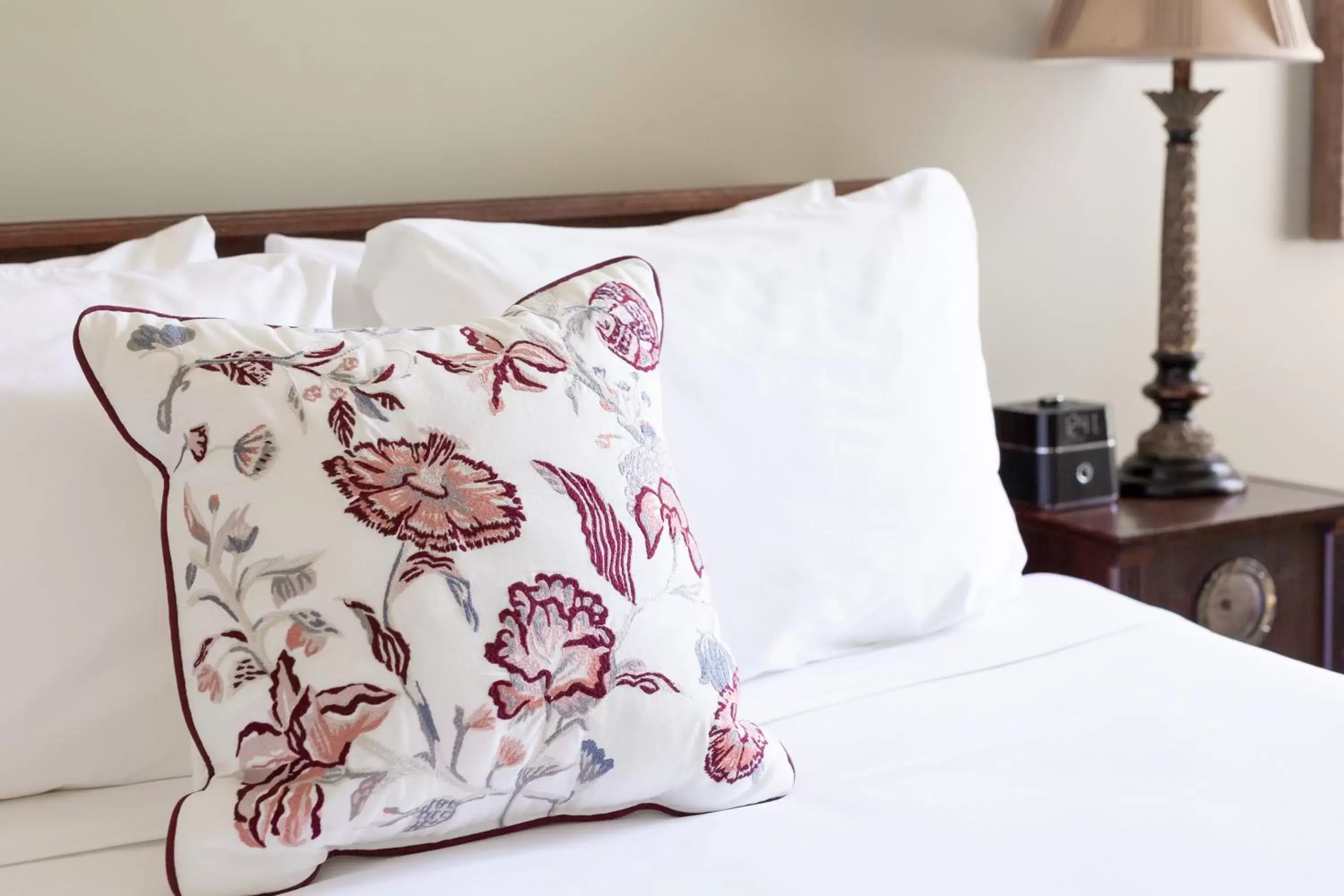 Bed in Garden Street Inn Downtown San Luis Obispo, A Kirkwood Collection Hotel Bed in Garden Street Inn Downtown San Luis Obispo, A Kirkwood Collection Hotel