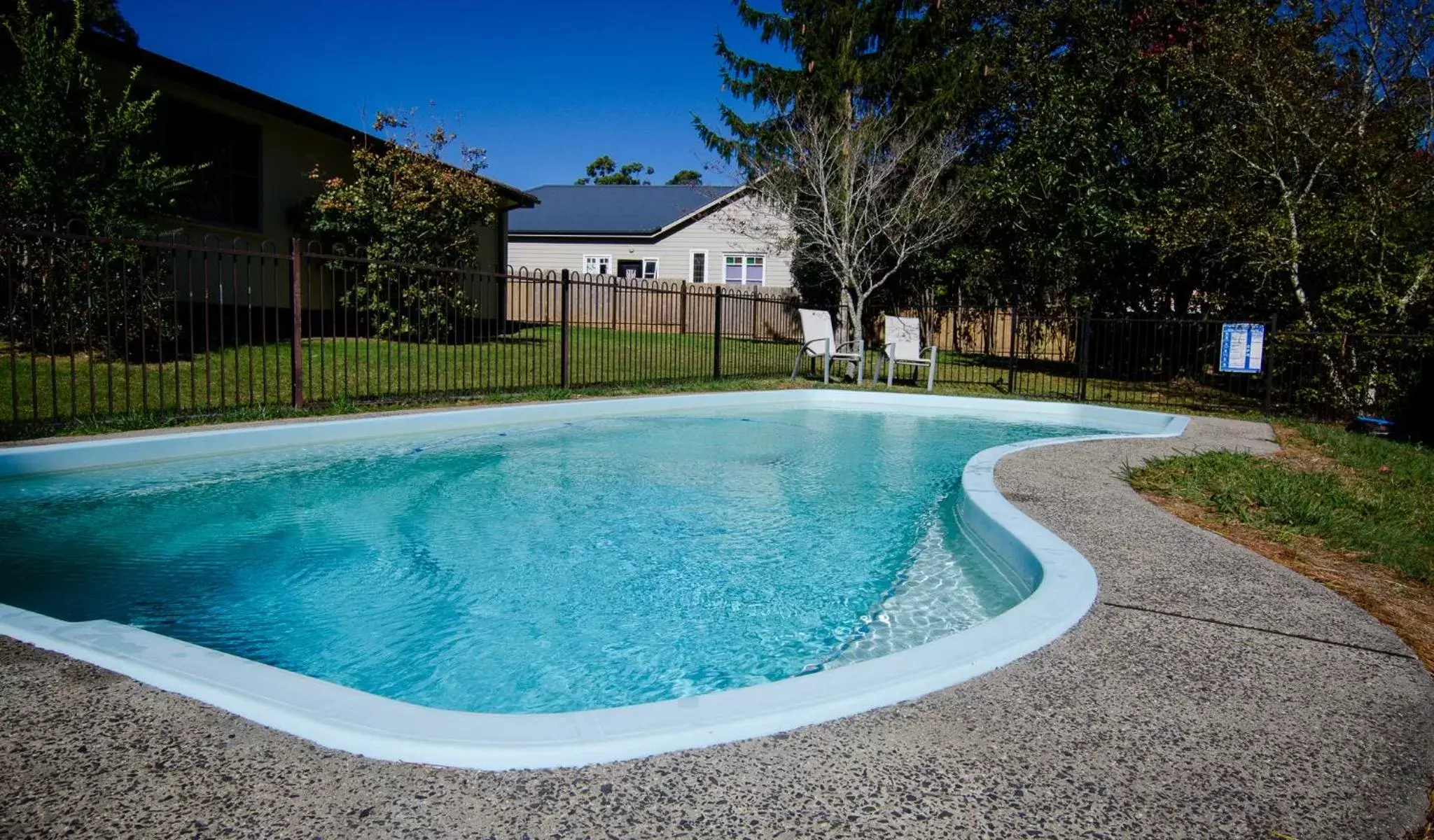 , Swimming Pool in Bundanoon Country Inn Motel