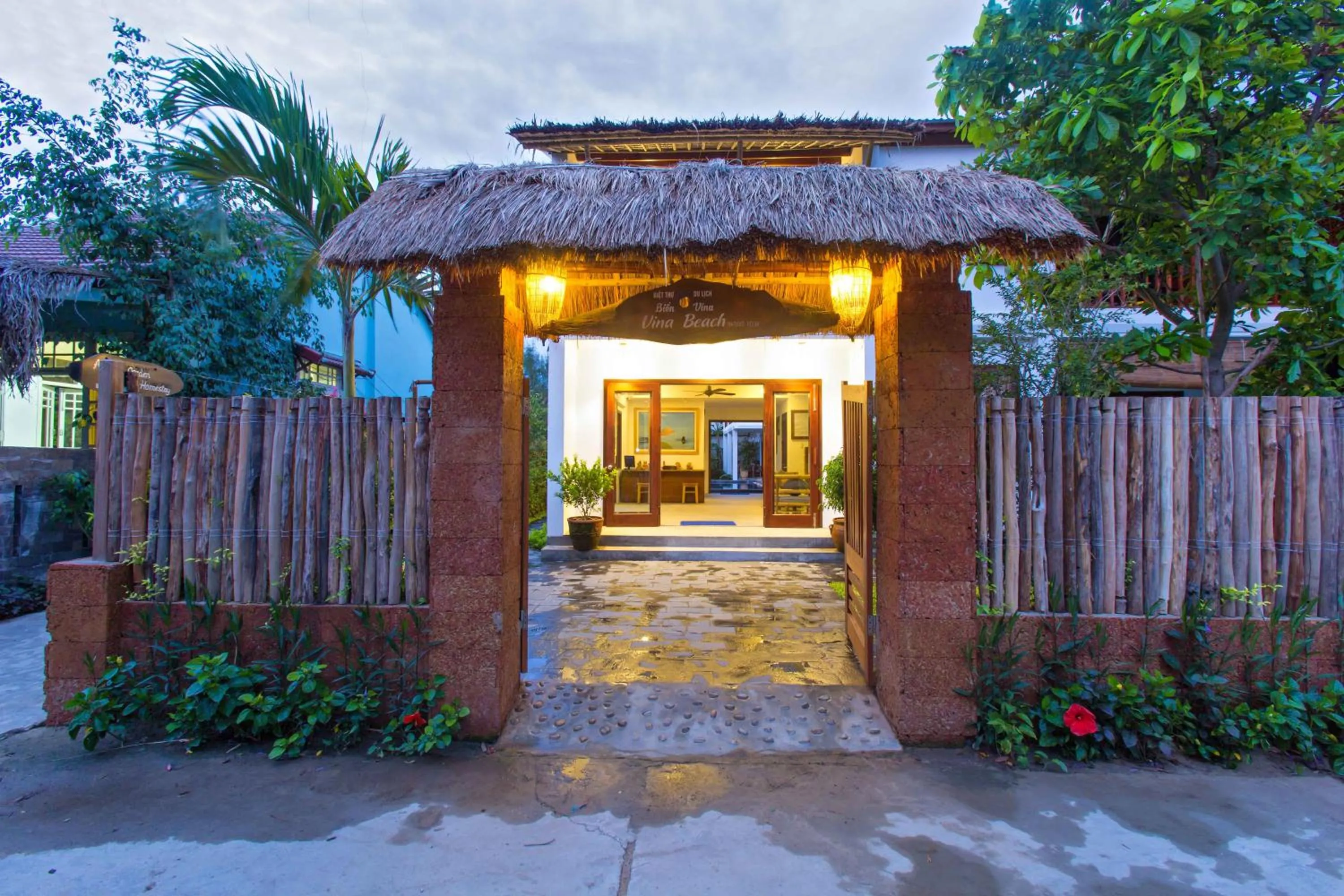 Facade/entrance in Vina Beach Pool Villas