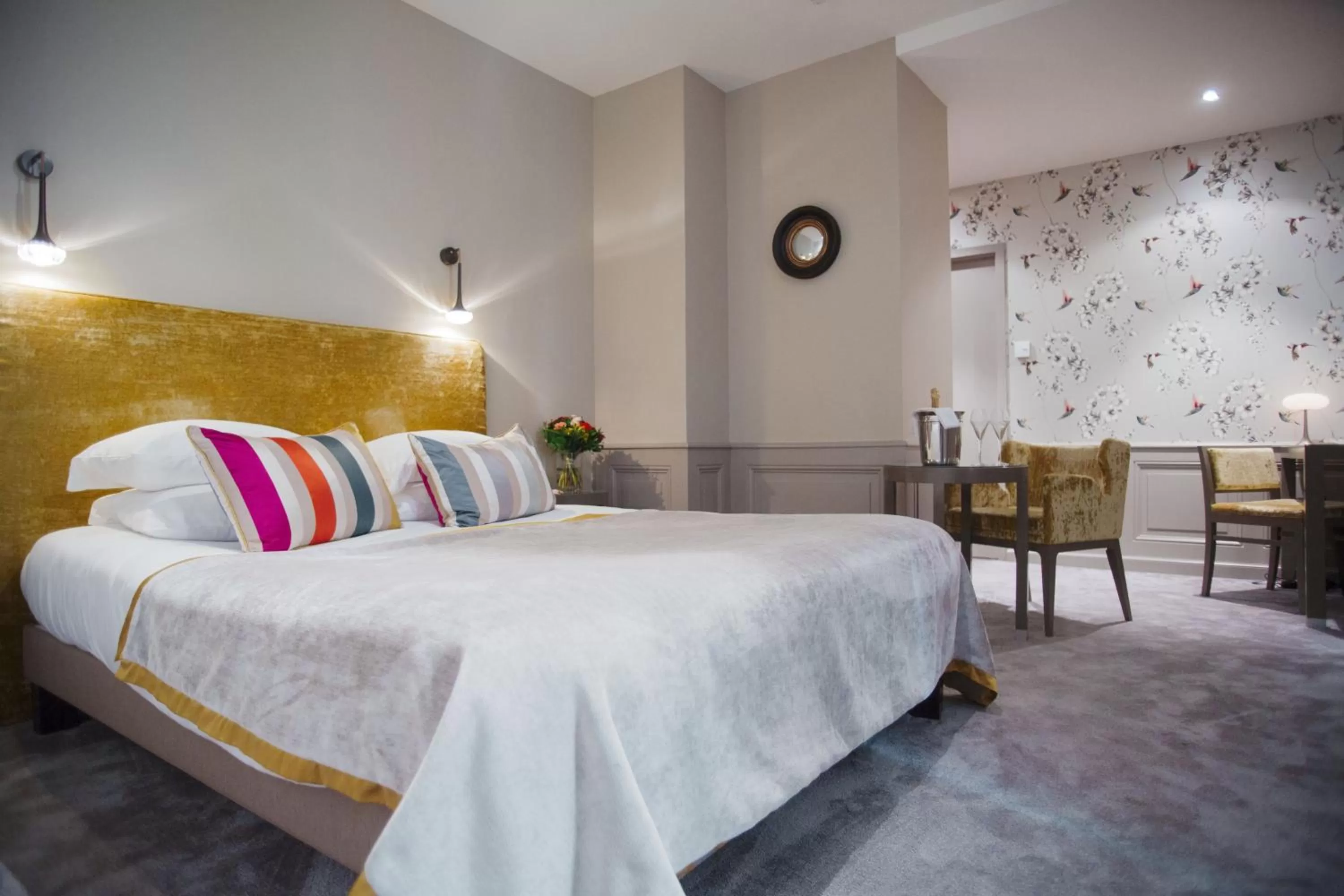 Staff, Bed in Hotel Beaucour