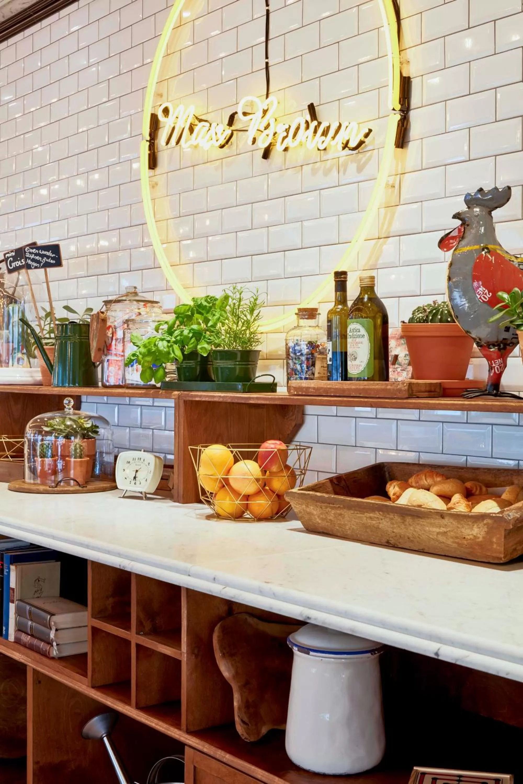 Restaurant/places to eat in Max Brown Hotel Midtown, part of Sircle Collection