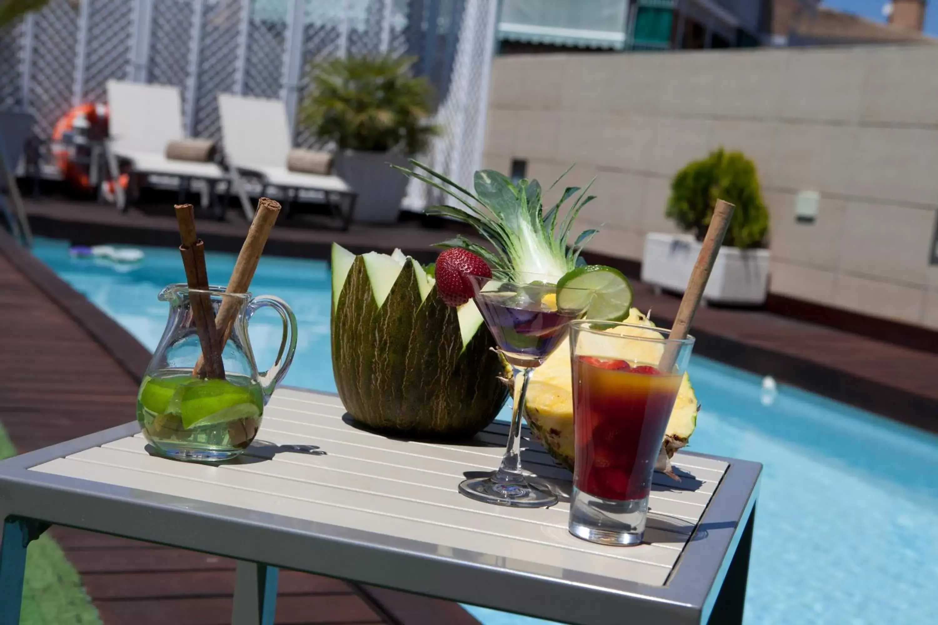 Swimming pool, Drinks in Hotel Andalucía Center