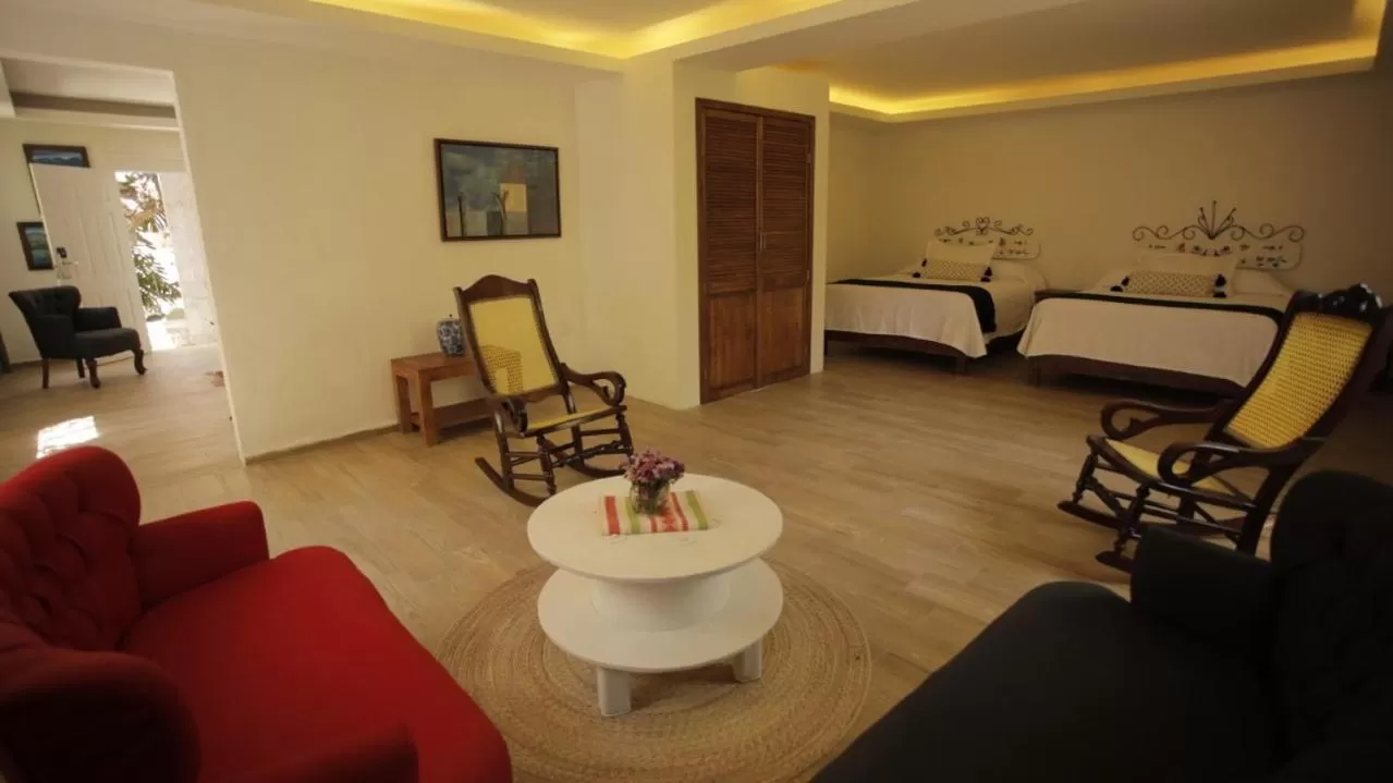 Photo of the whole room, Bed in Hotel La Casa de los Árboles Immersive Experience