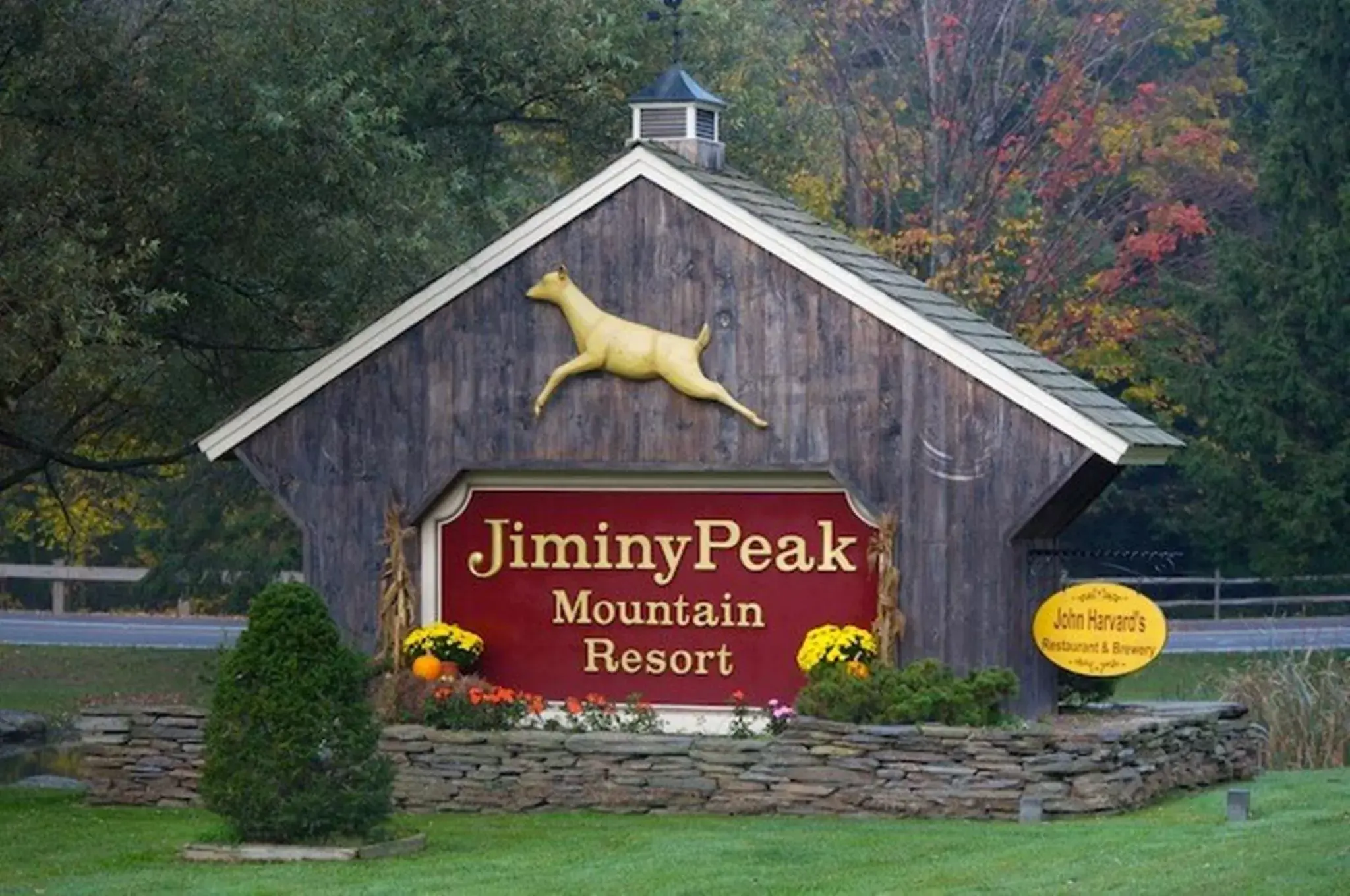 Facade/entrance in Jiminy Peak Mountain Resort Facade/entrance in Jiminy Peak Mountain Resort