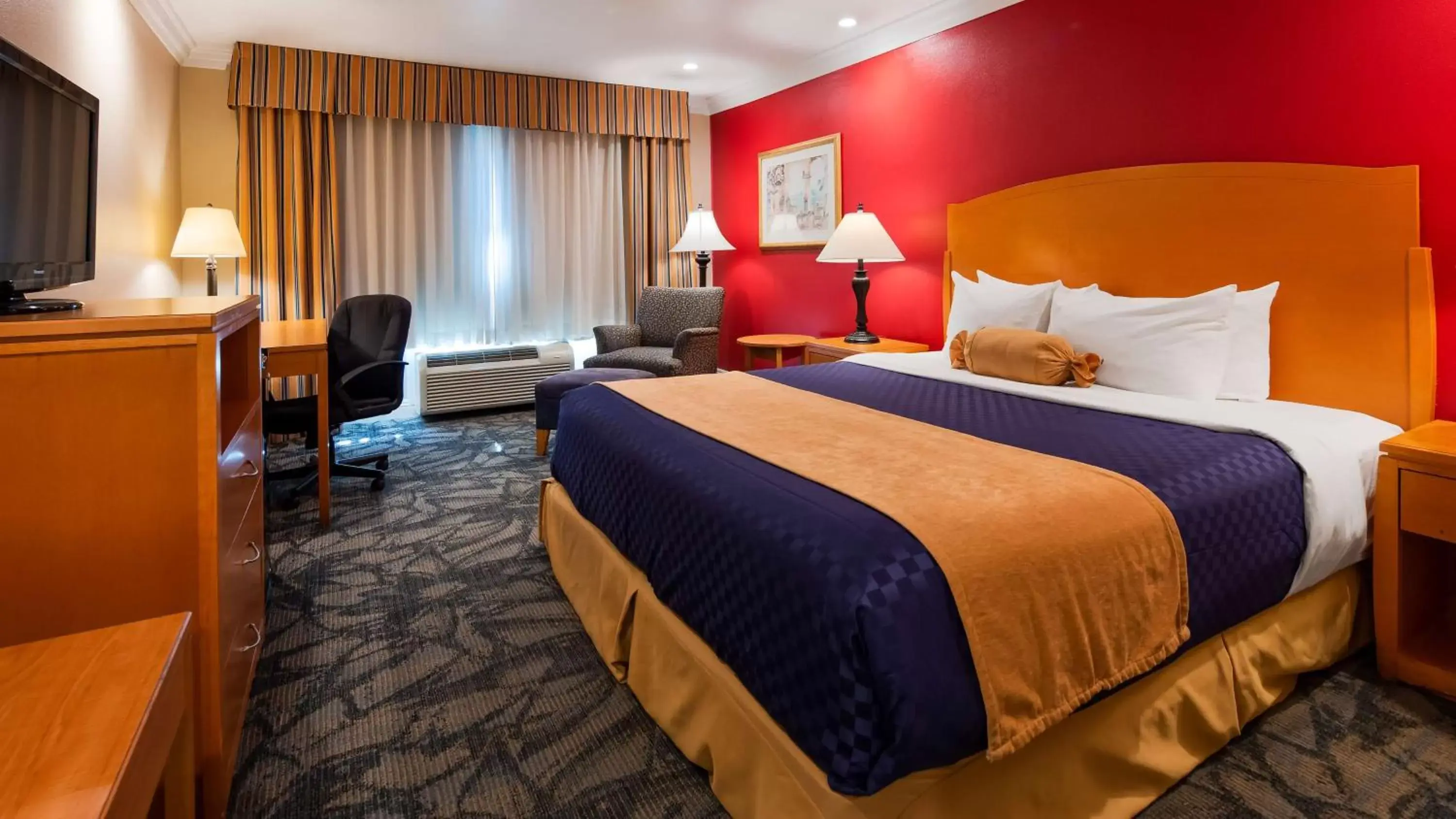 Photo of the whole room, Bed in Best Western Plus - Anaheim Orange County Hotel