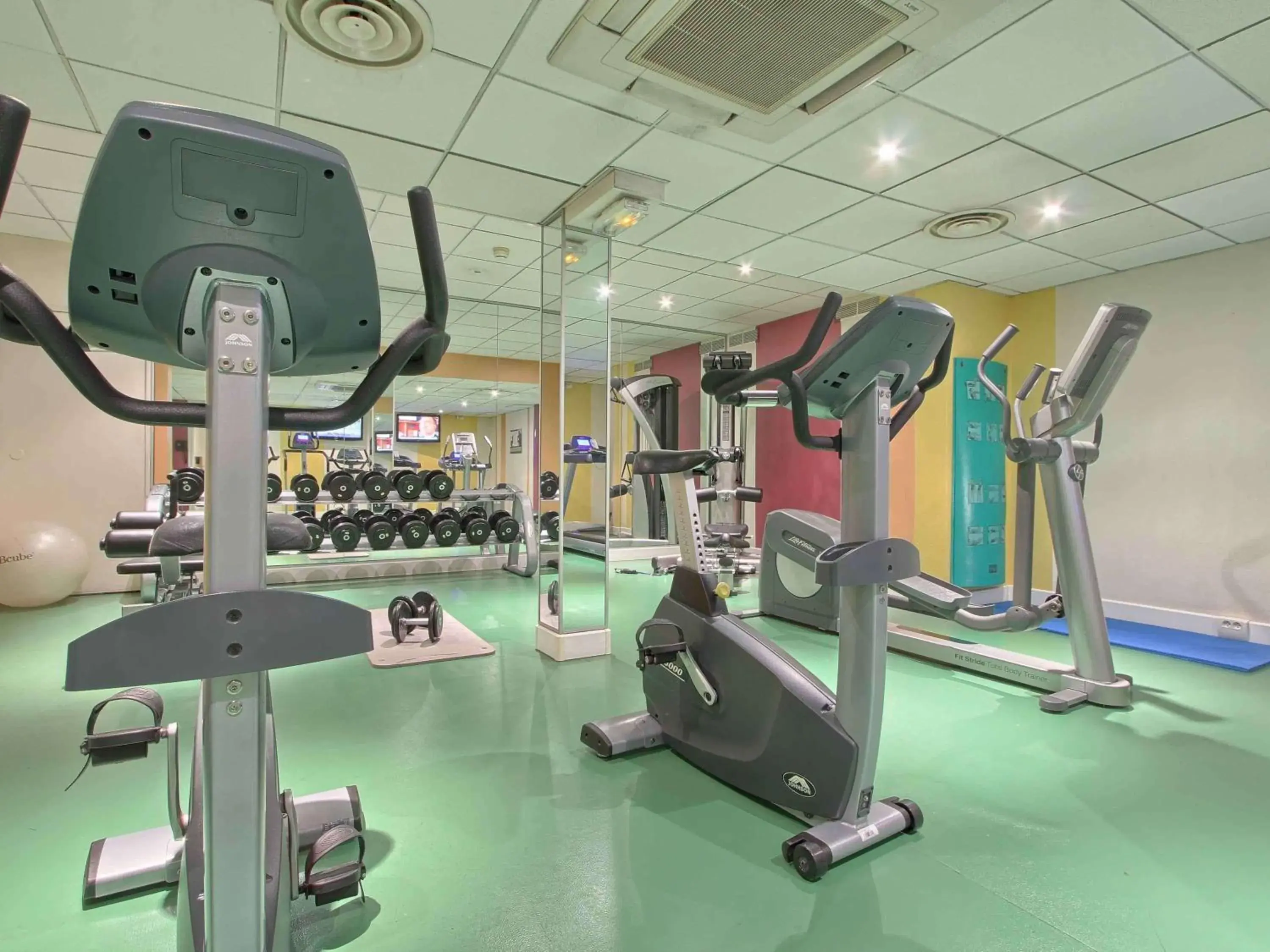 On site, Fitness Center/Facilities in Mercure Paris Velizy