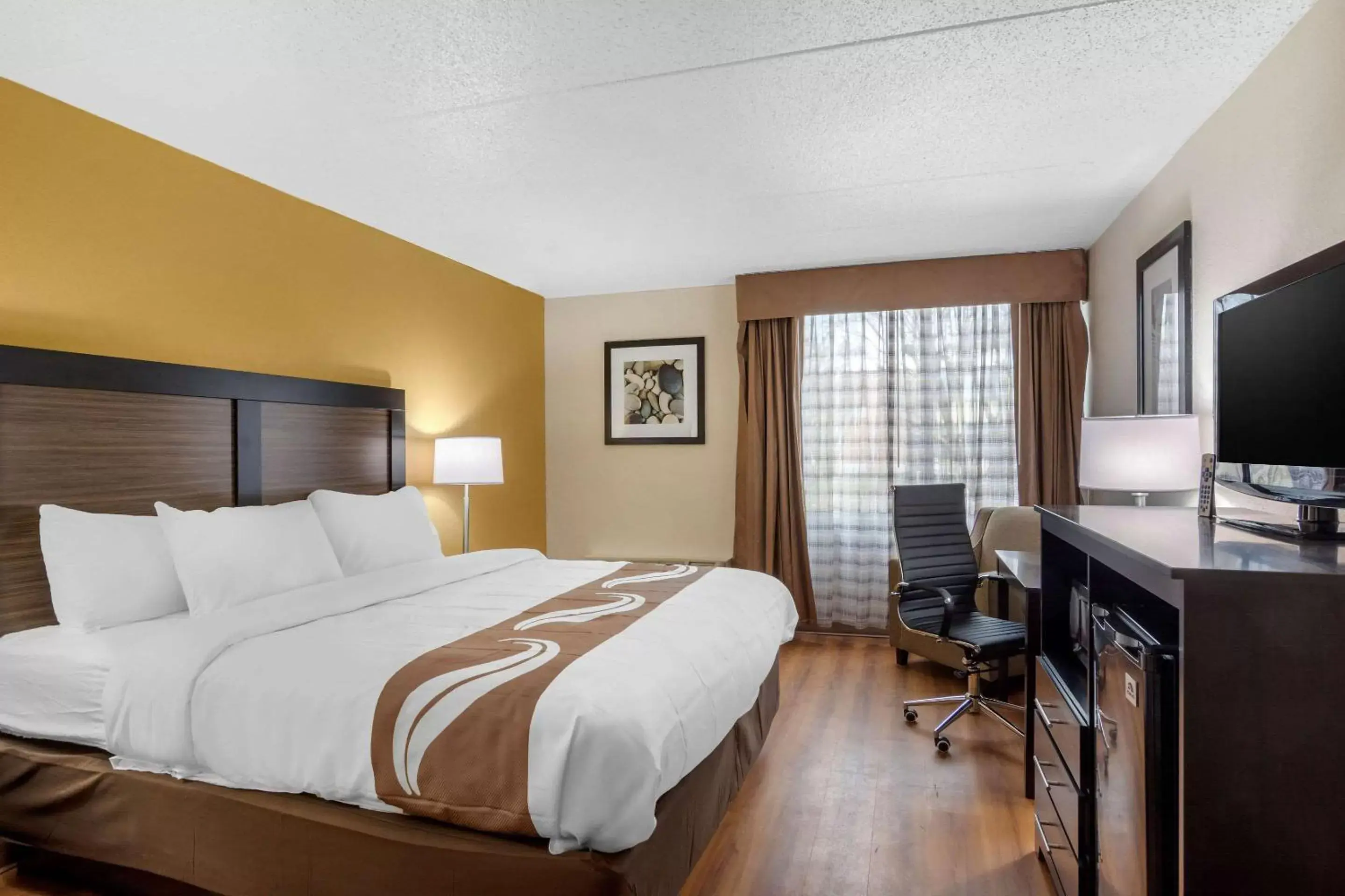 Photo of the whole room, Bed in Quality Inn & Suites