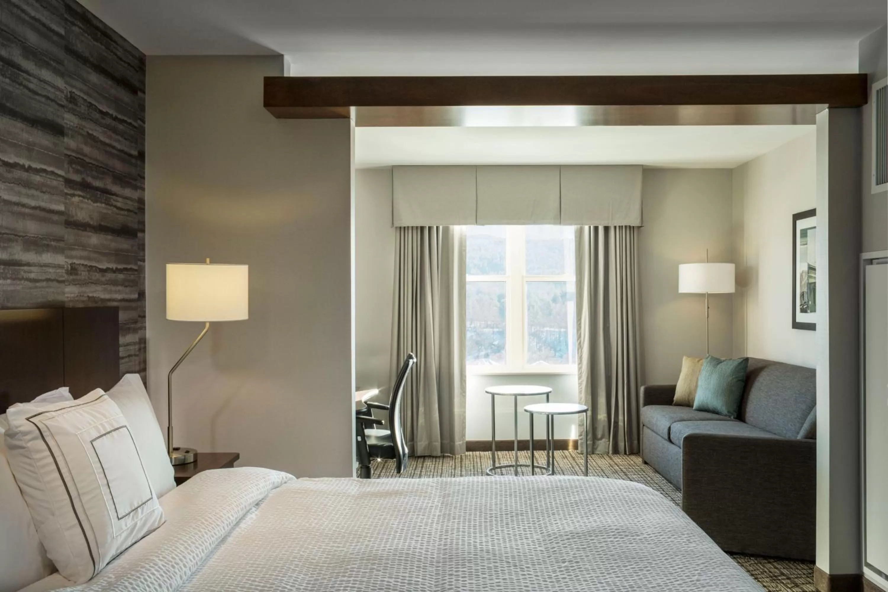 Photo of the whole room, Bed in Fairfield by Marriott Waterbury Stowe