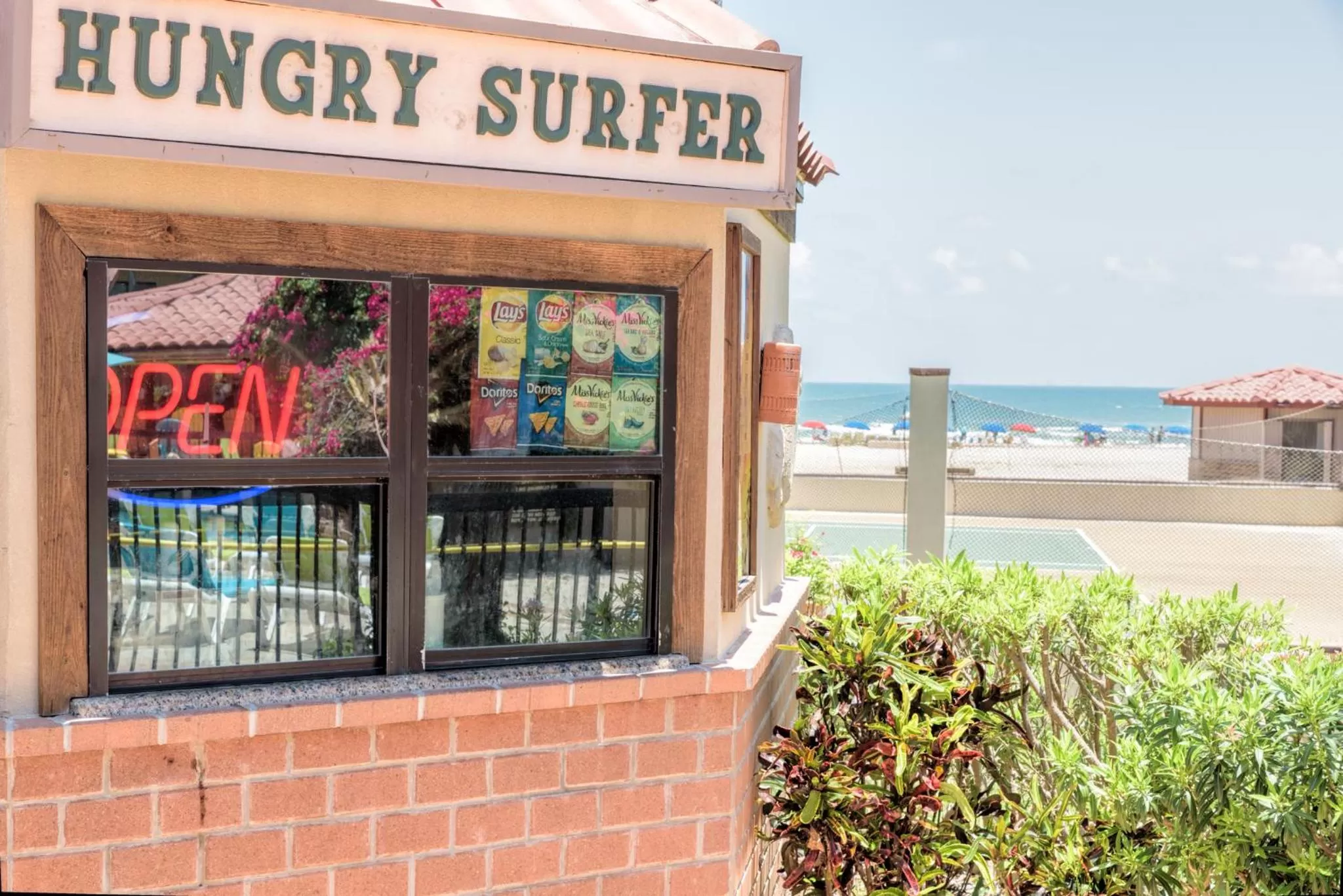 Restaurant/places to eat in Isla Grand Beach Resort