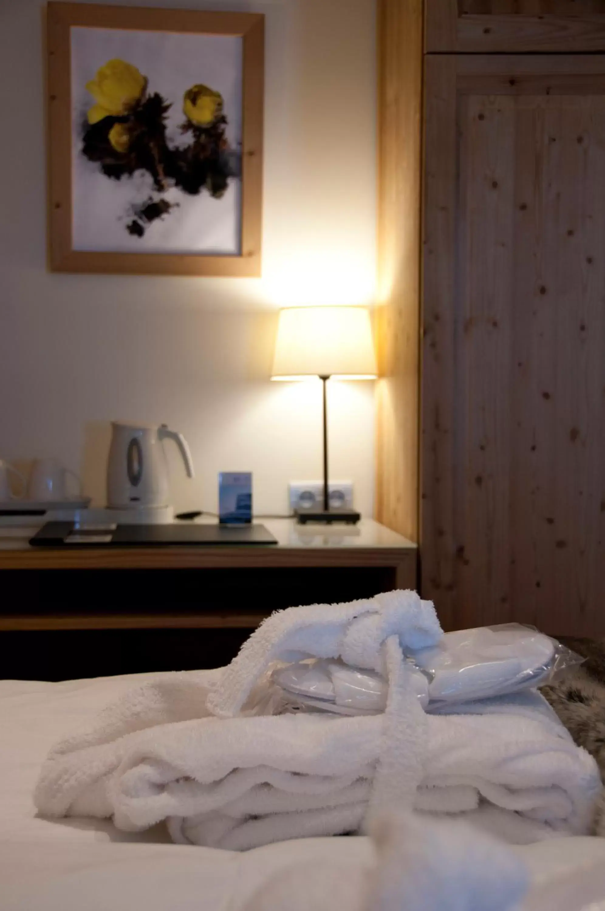 Bedroom, Bed in Fleur De Neige Hôtel