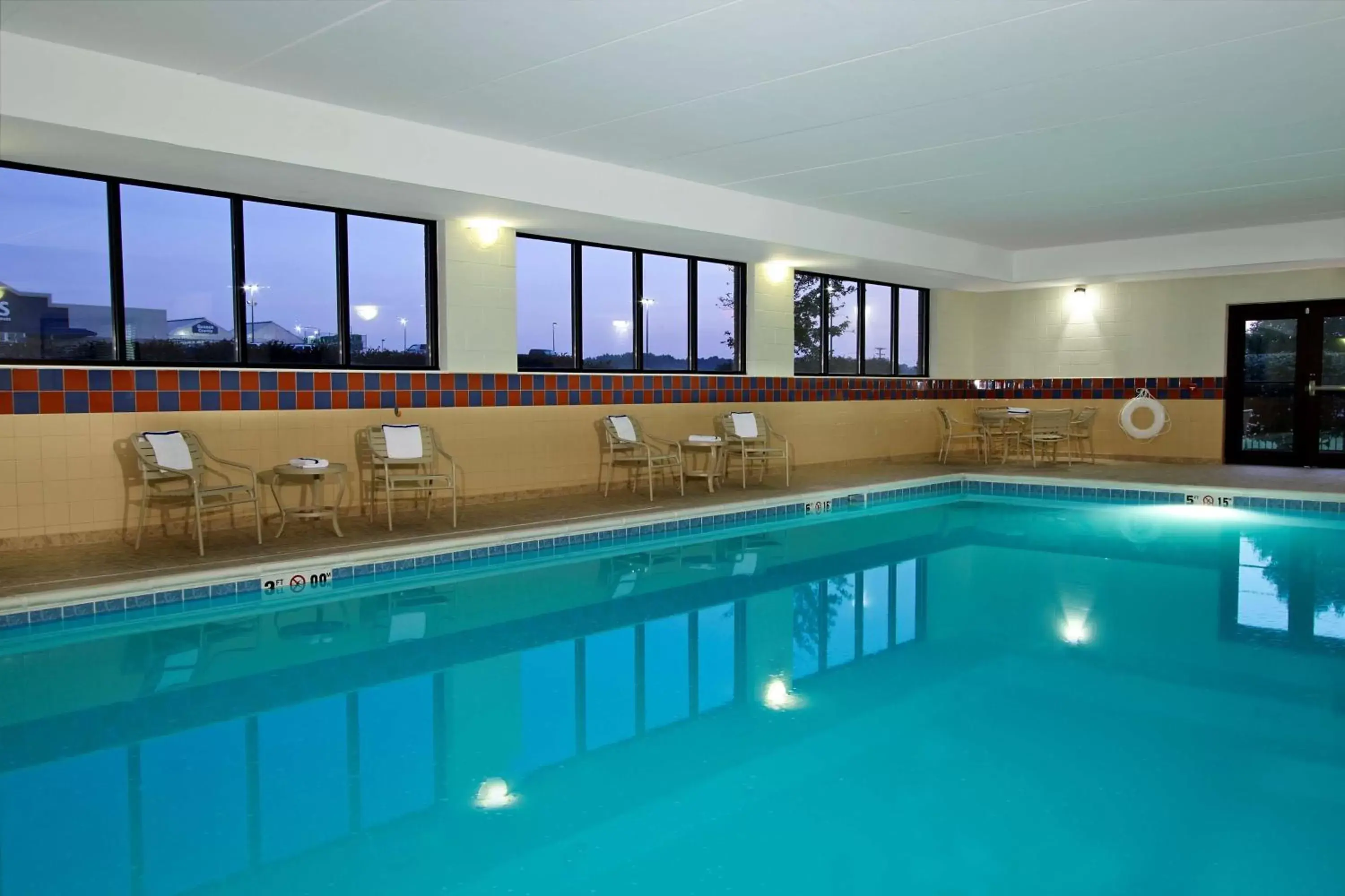 Pool view, Swimming Pool in Hampton Inn & Suites Madisonville