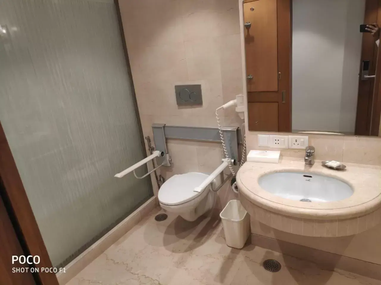 Bathroom in Jaypee Siddharth Hotel