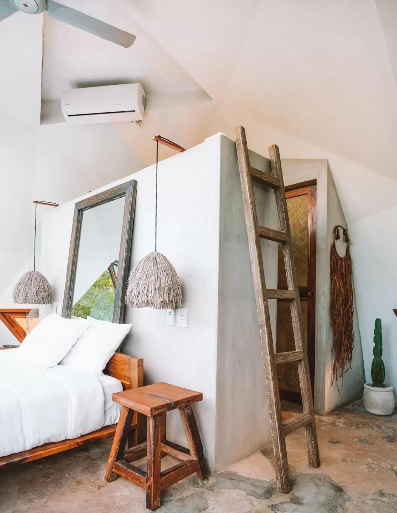 Bathroom, Seating Area in Mamasan Treehouses & Cabins