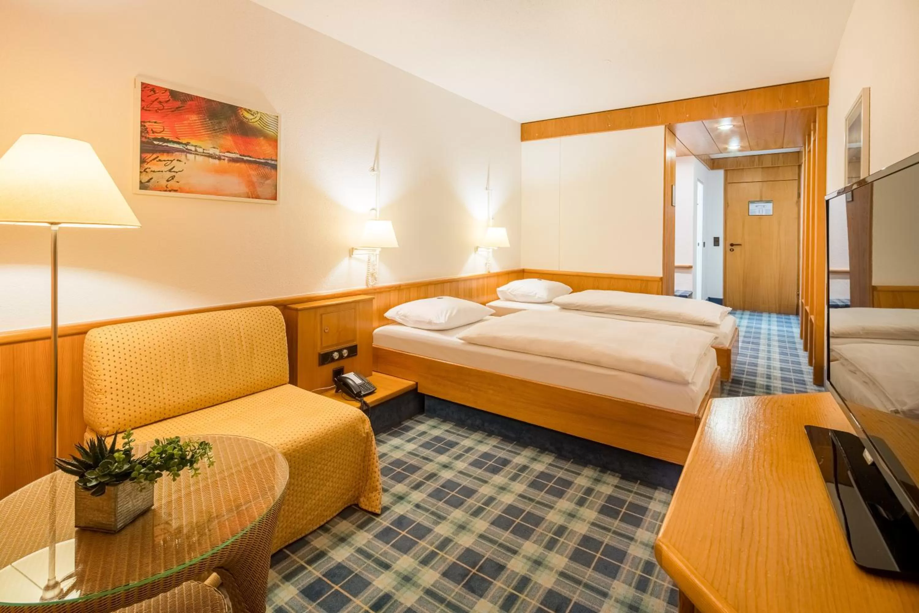 Photo of the whole room, Bed in Hotel Am Nockherberg