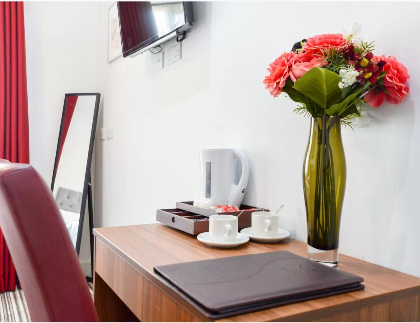 Coffee/tea facilities in Green View Hotel Near Dartford