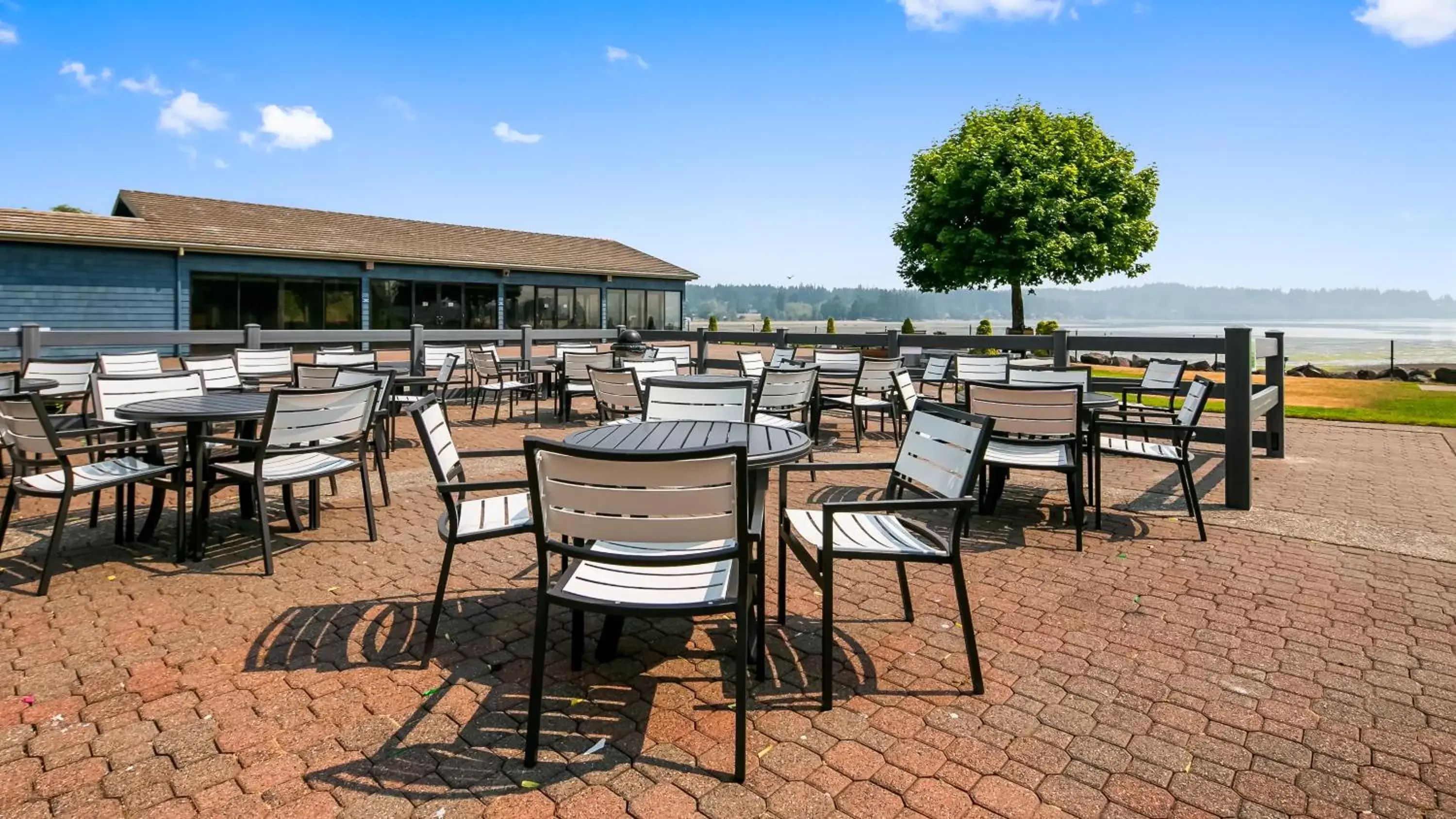 Patio, Restaurant/Places to Eat in Best Western Plus Silverdale Beach Hotel