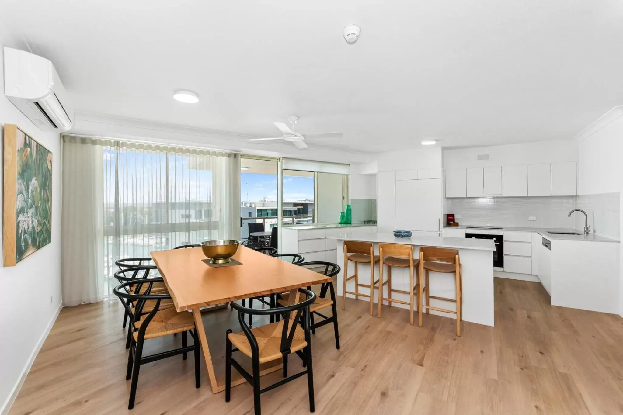 Dining Area in Mariners North Holiday Apartments