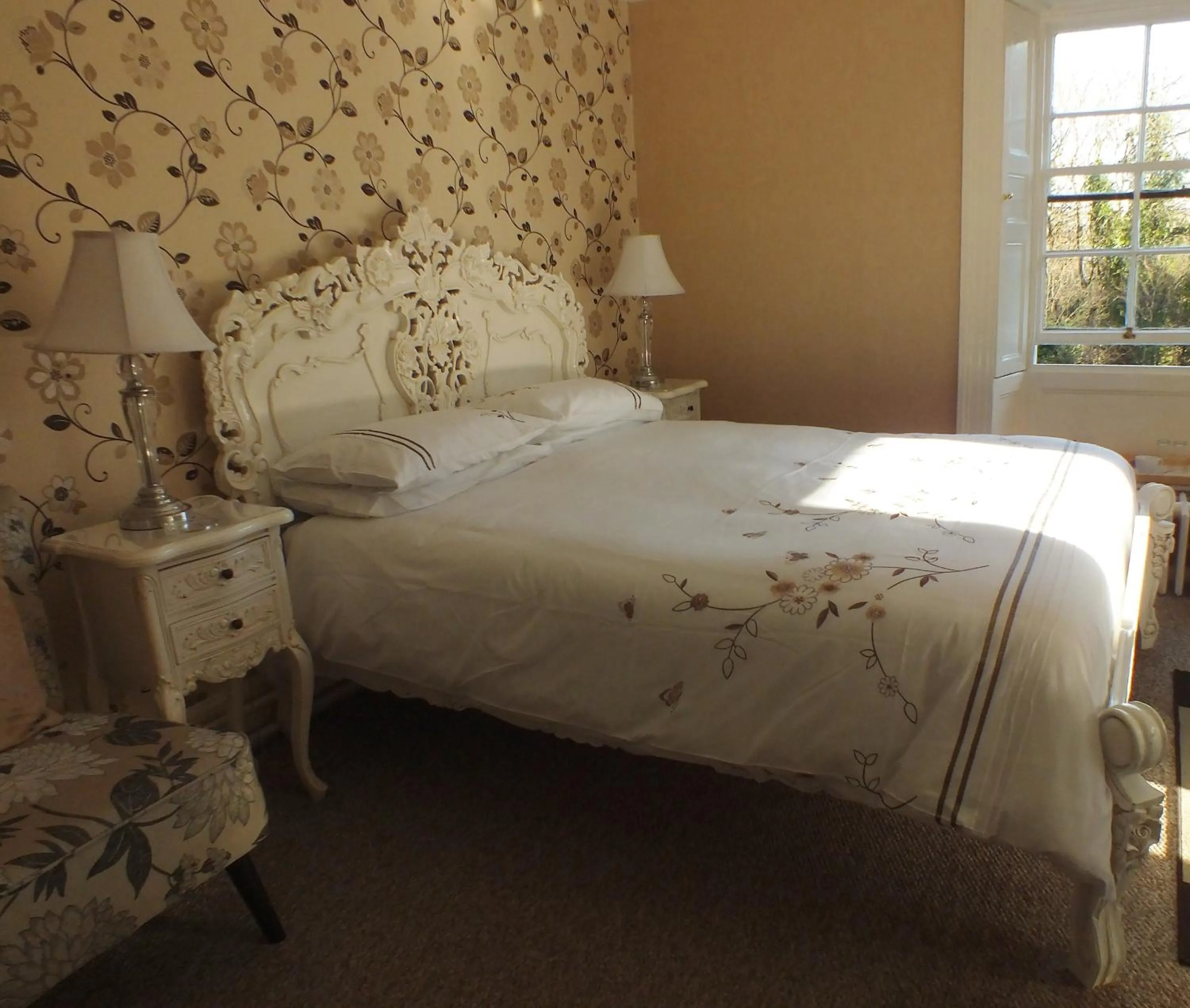 Bedroom, Bed in Hedgefield House