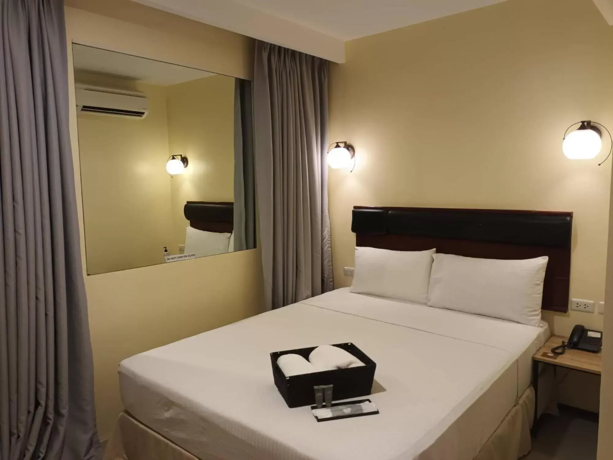 Large Single Room in Dosi Hotel PH Large Single Room in Dosi Hotel PH