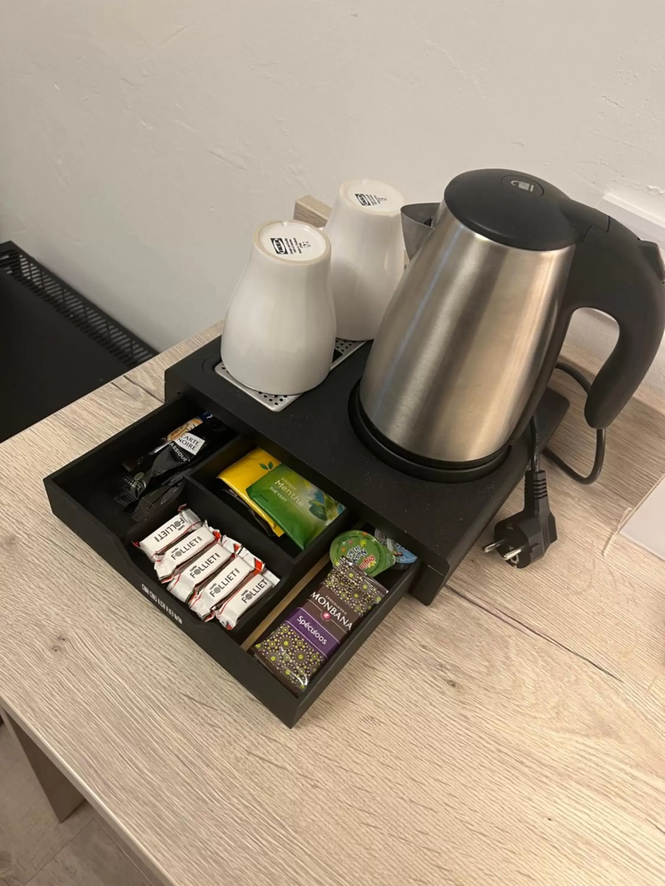 Coffee/tea facilities in Hôtel du Golfe Sete-Balaruc