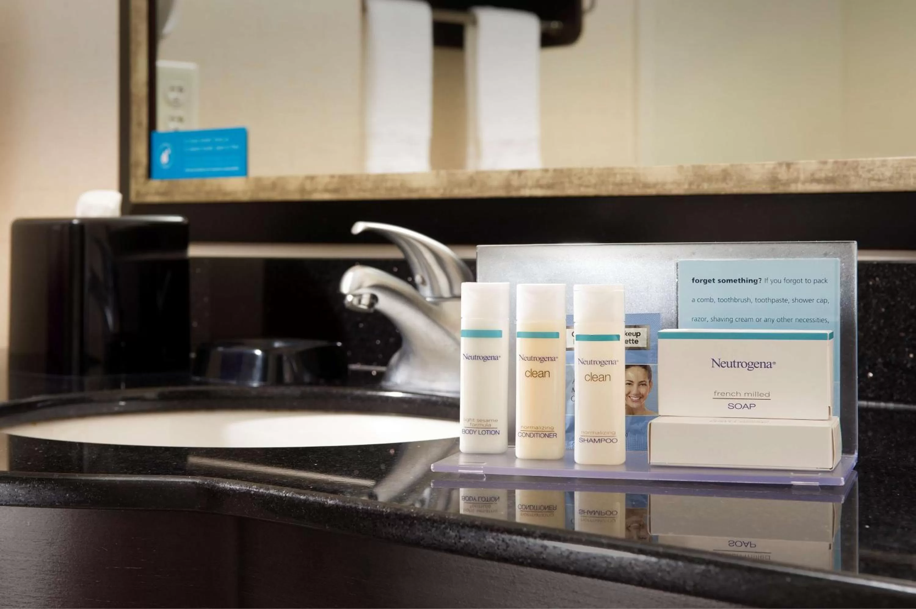 Bathroom in Hampton Inn & Suites Chicago Southland-Matteson