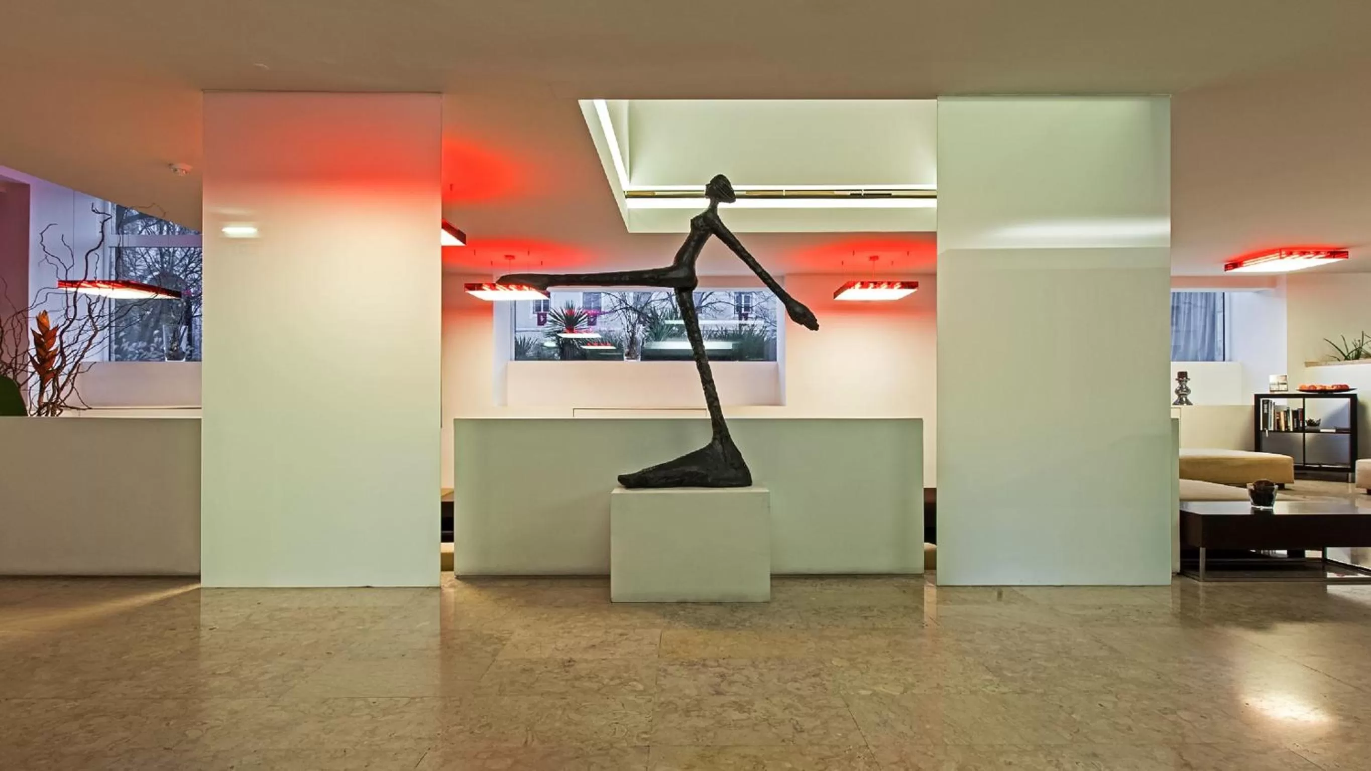 Lobby or reception in Hotel Jeronimos 8