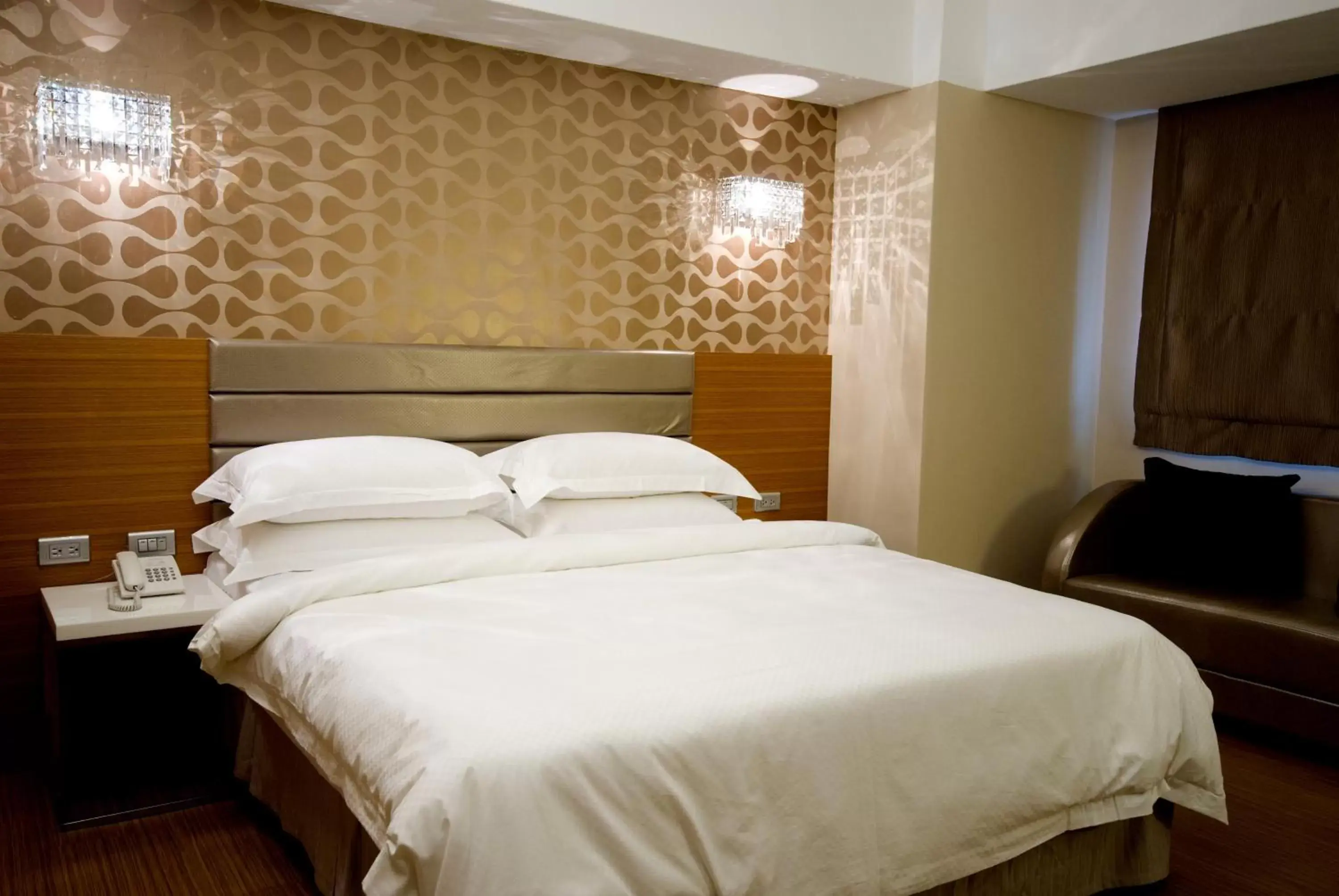 Bedroom, Bed in The Riverside Hotel Esthetics