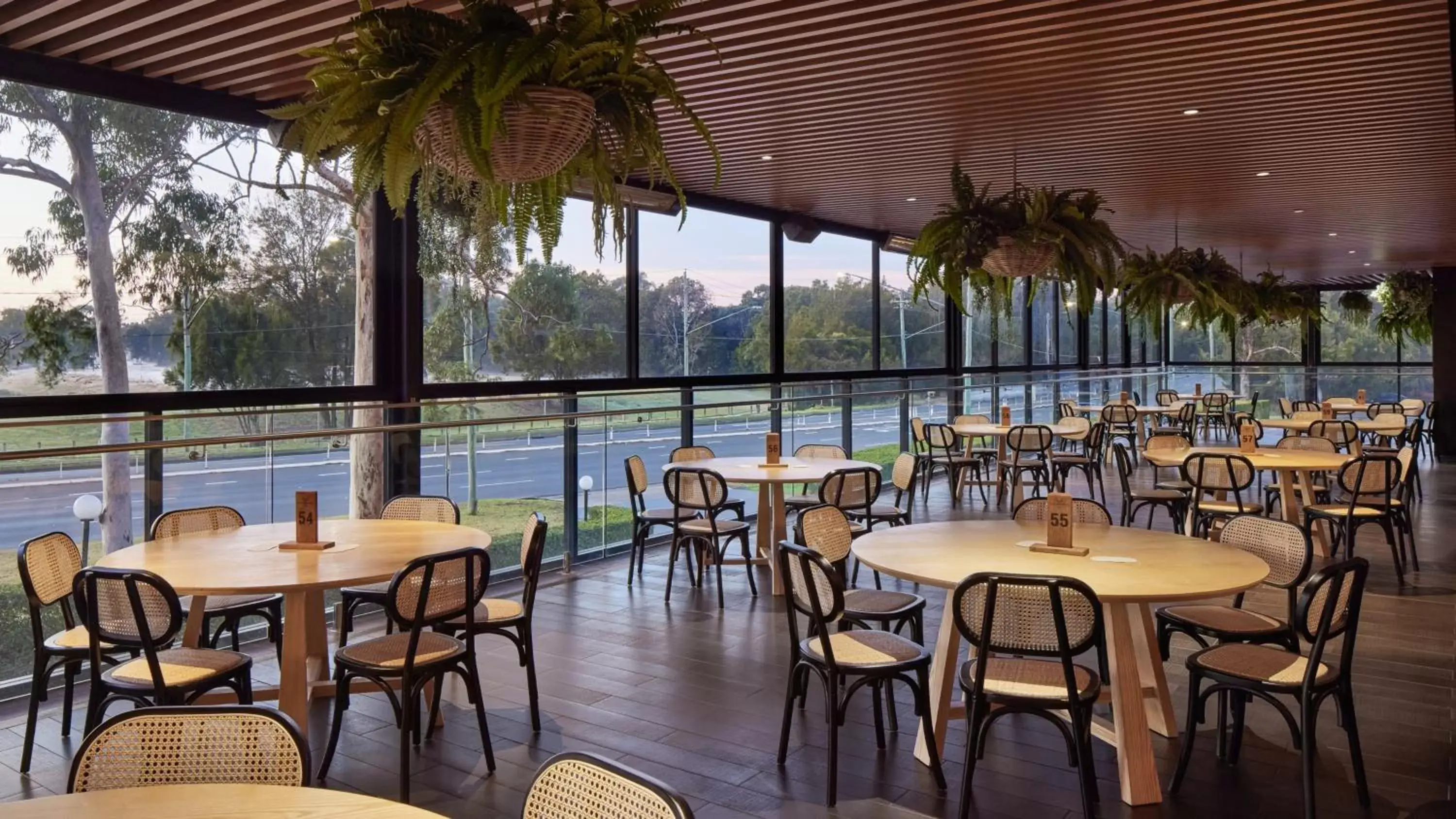 Restaurant/Places to Eat in Holiday Inn Warwick Farm, an IHG Hotel