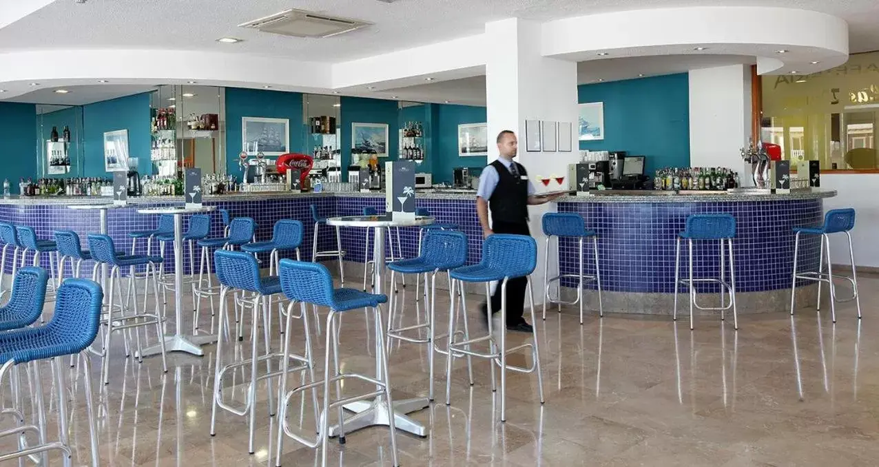 Lounge or bar, Restaurant/Places to Eat in Hotel Playas de Guardamar