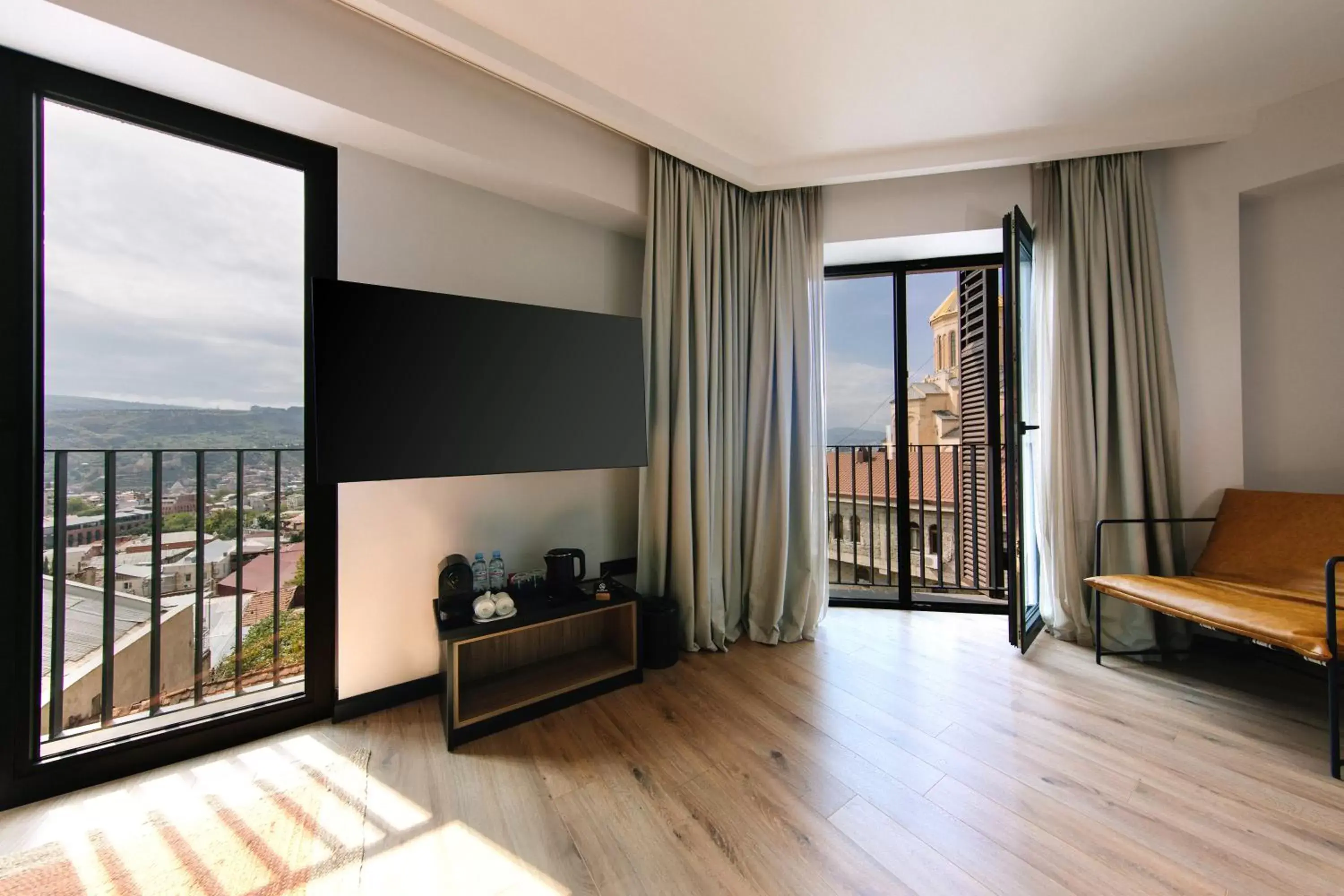 Communal lounge/ TV room, Bed in Hotel 21 Communal lounge/ TV room, Bed in Hotel 21