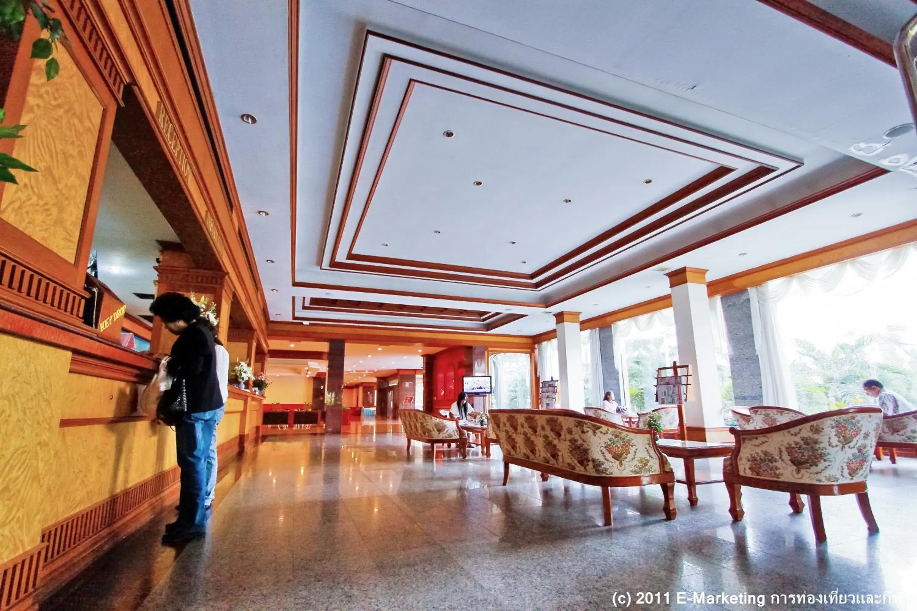 Lobby or reception in Grand Park Hotel (SHA Extra Plus)